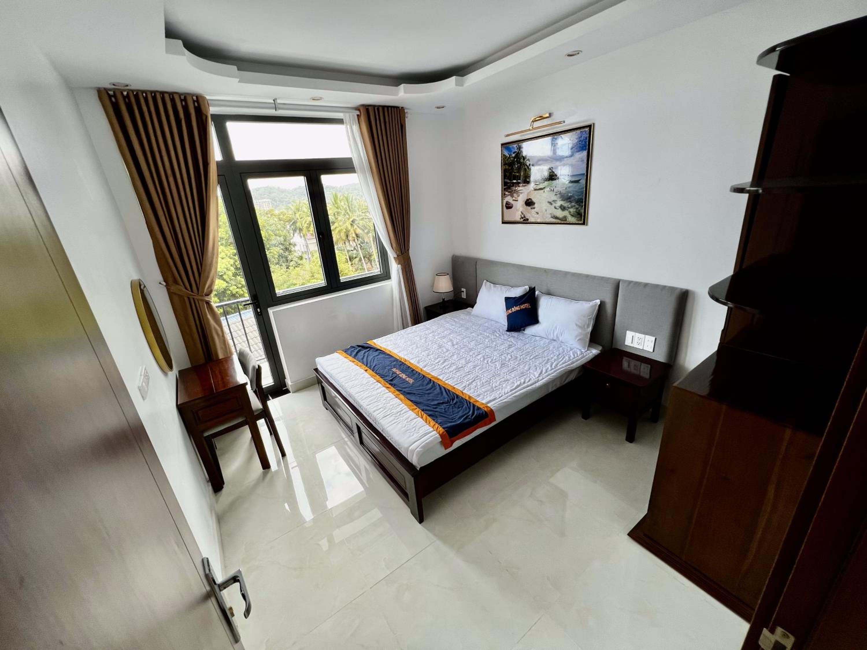 Deluxe Double Room with Sea View - Photo 6