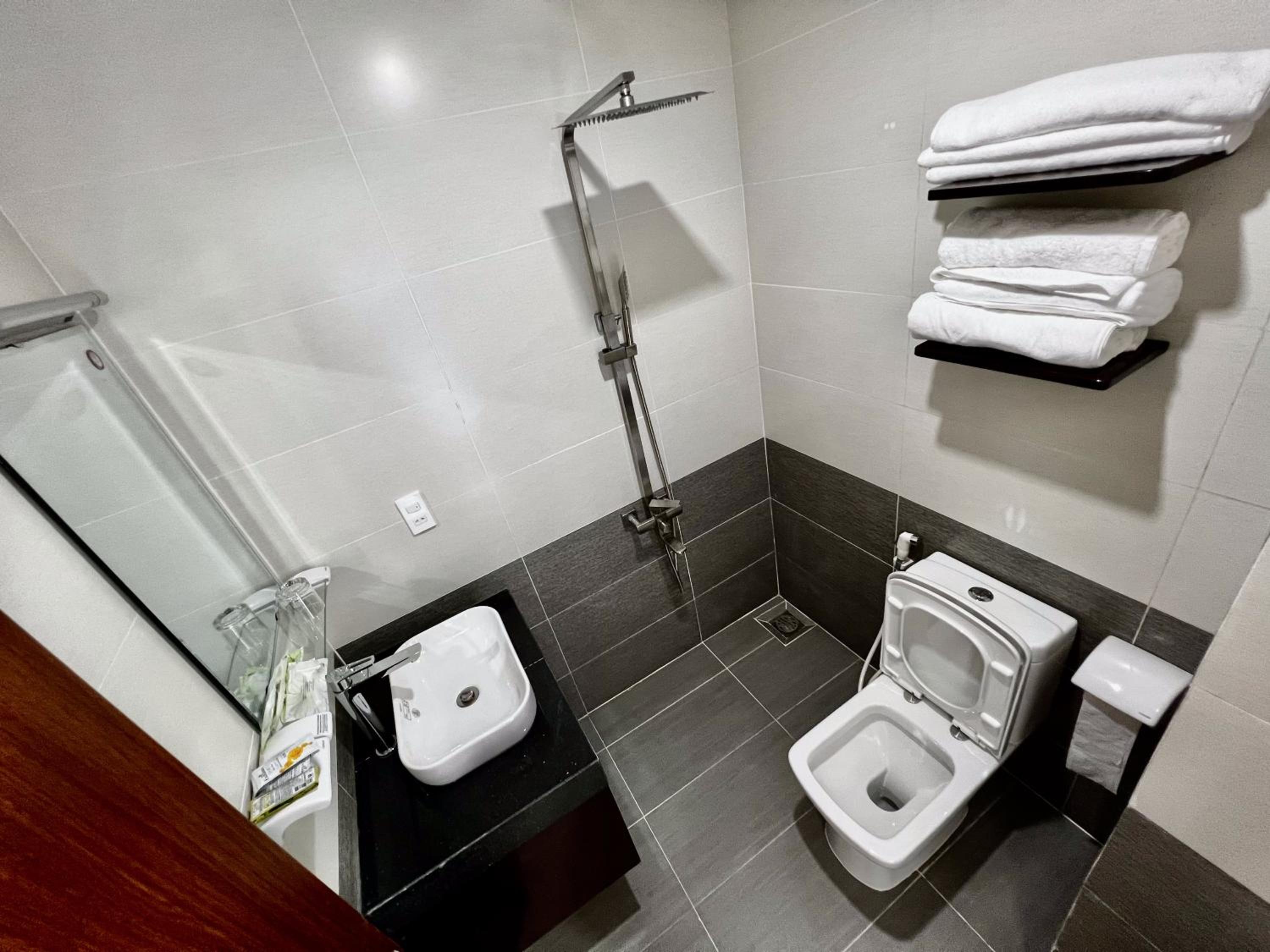Deluxe Double Room with Sea View - Photo 8