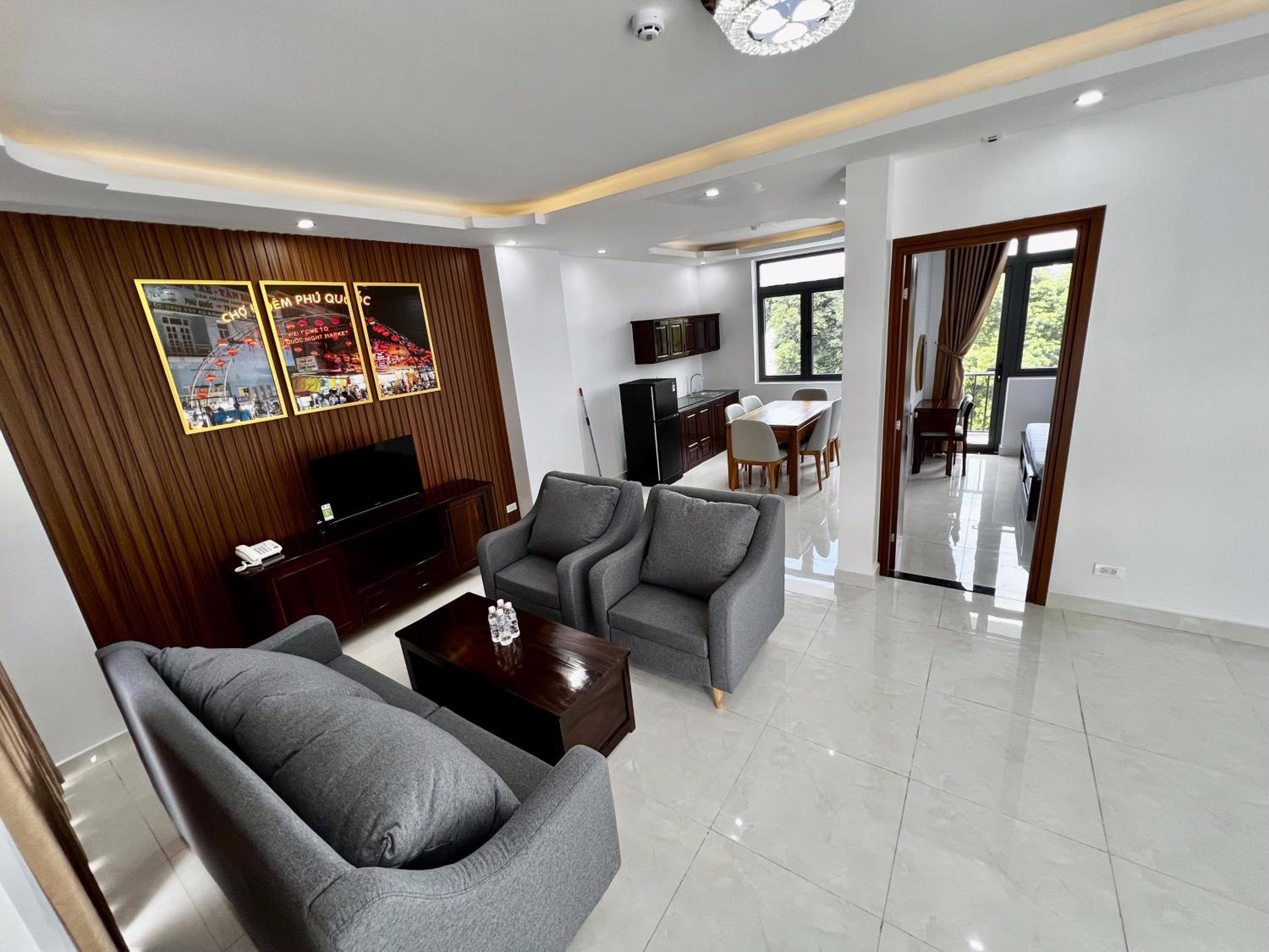 Two-Bedroom Apartment - Photo 2