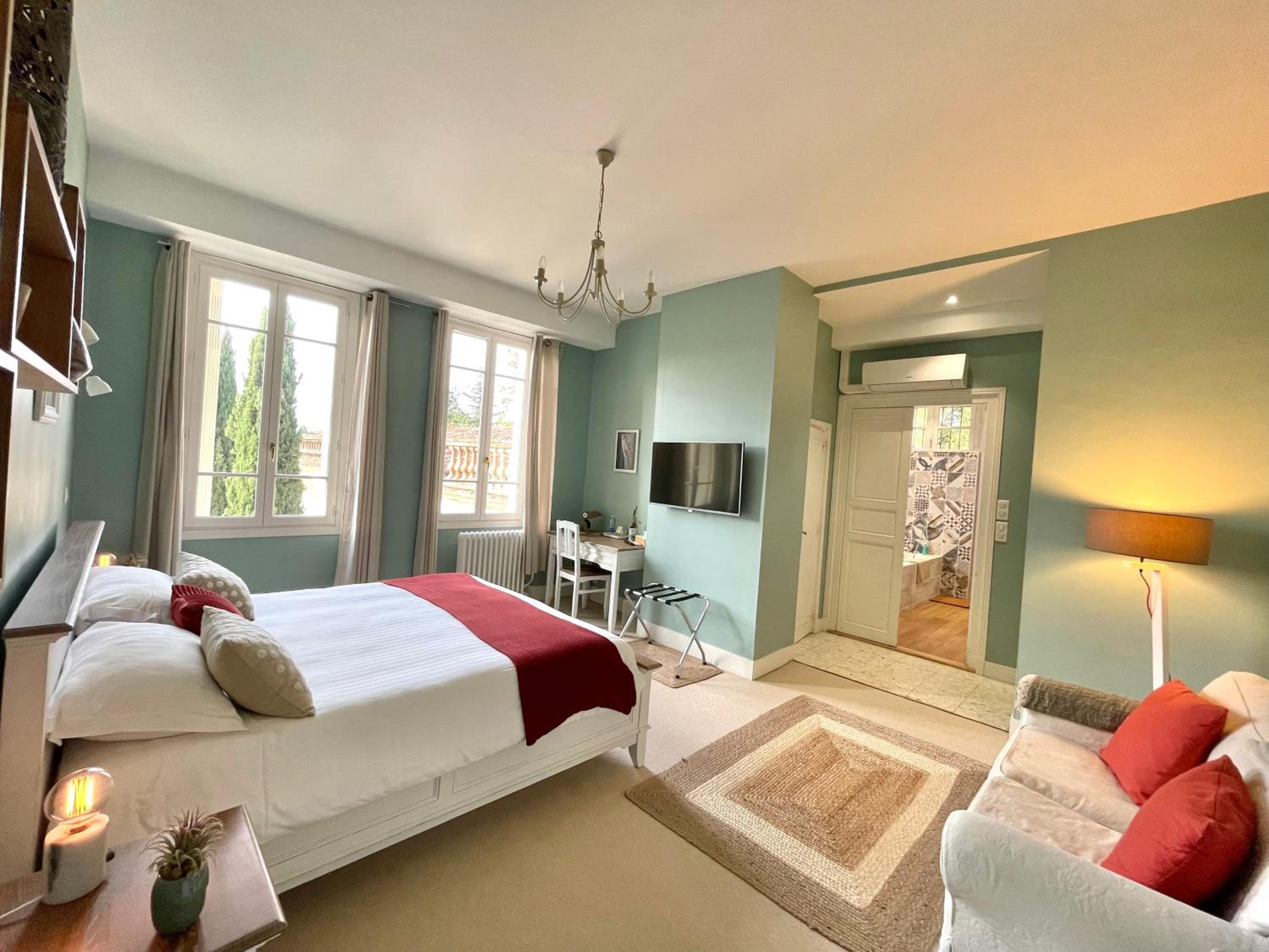 Suite with Garden View photo 1