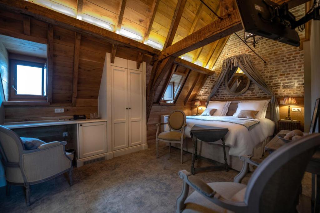 Comfort Room - Photo 3
