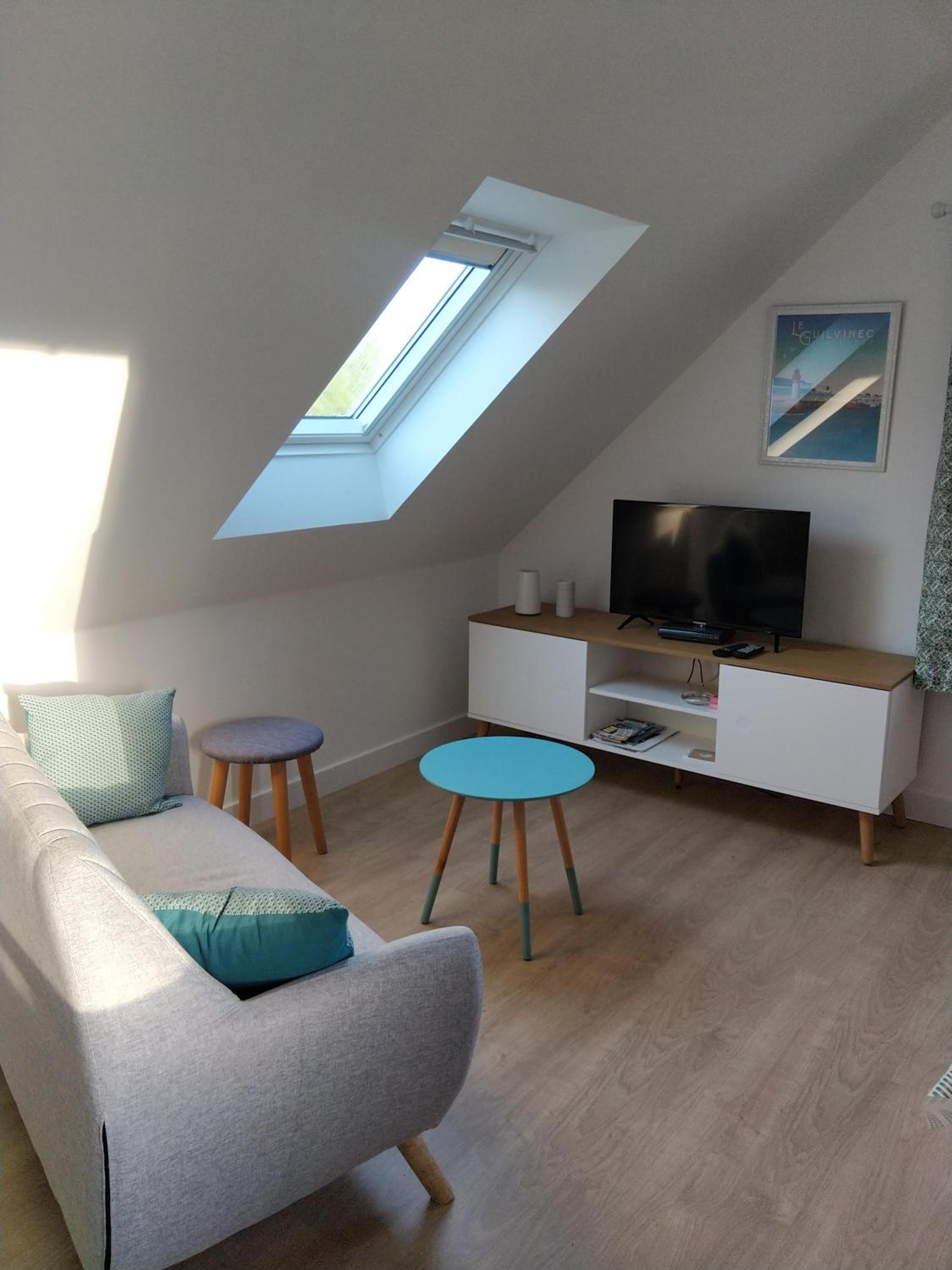 One-Bedroom Apartment photo 2