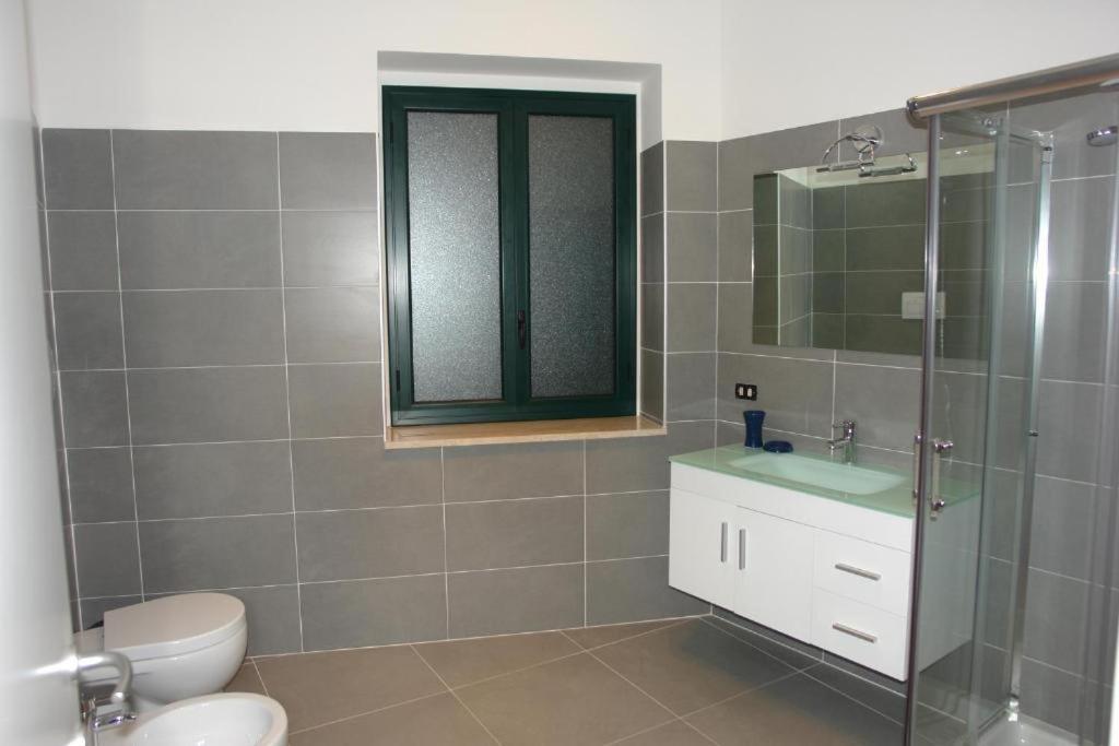 Apartment with Balcony - Photo 3