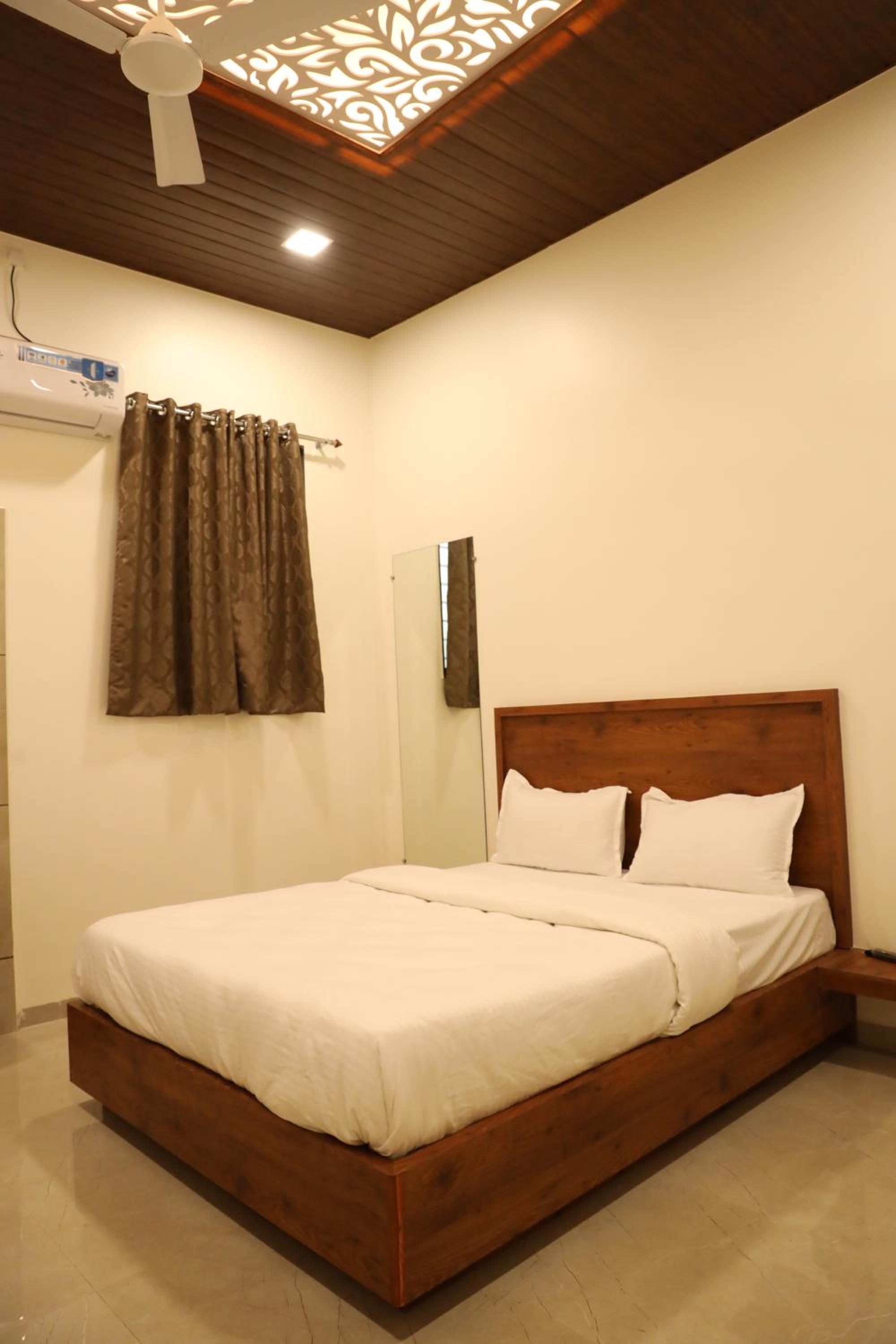 Deluxe Non AC Room - Photo 12