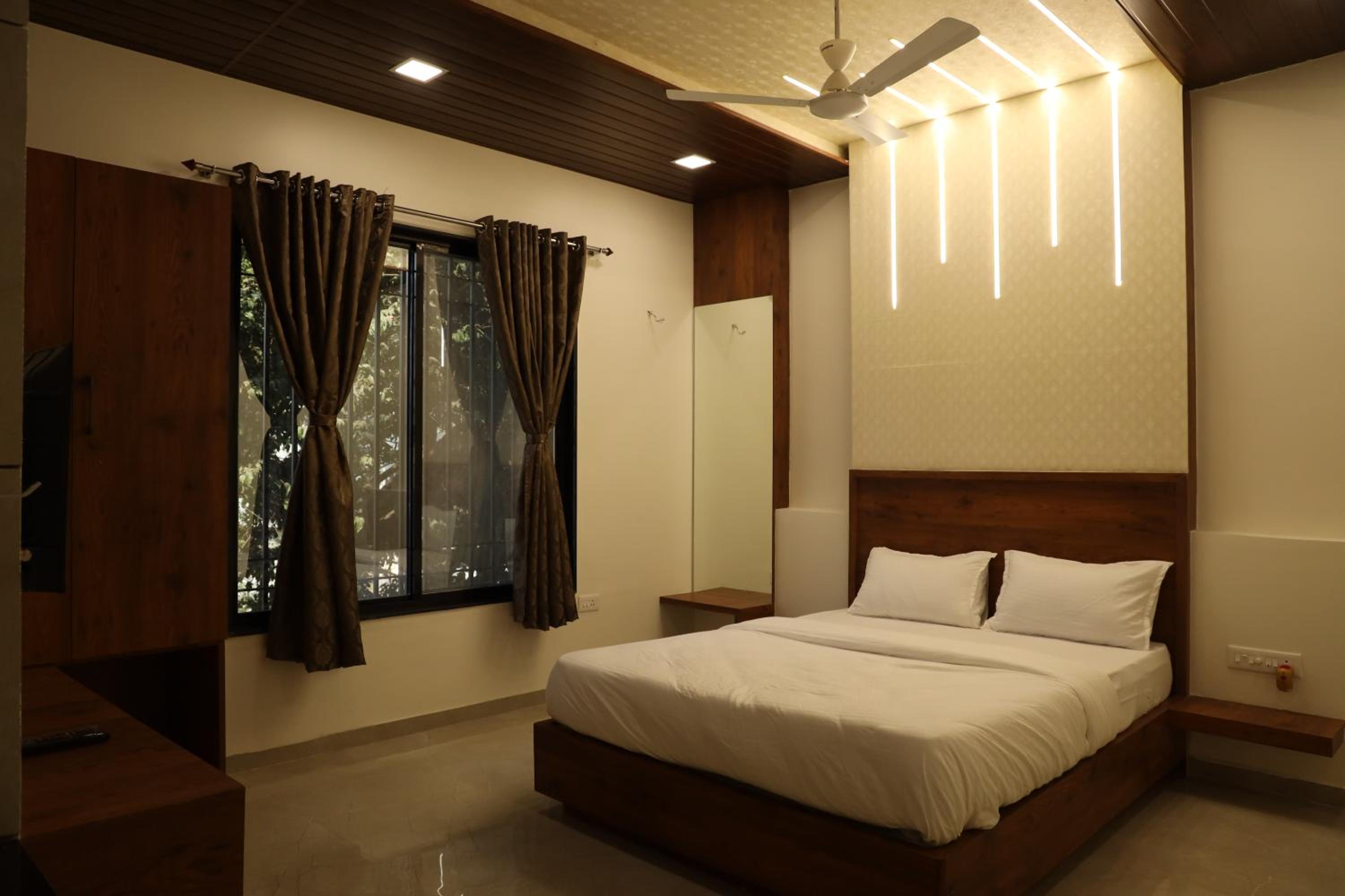 Deluxe Non AC Room - Photo 13