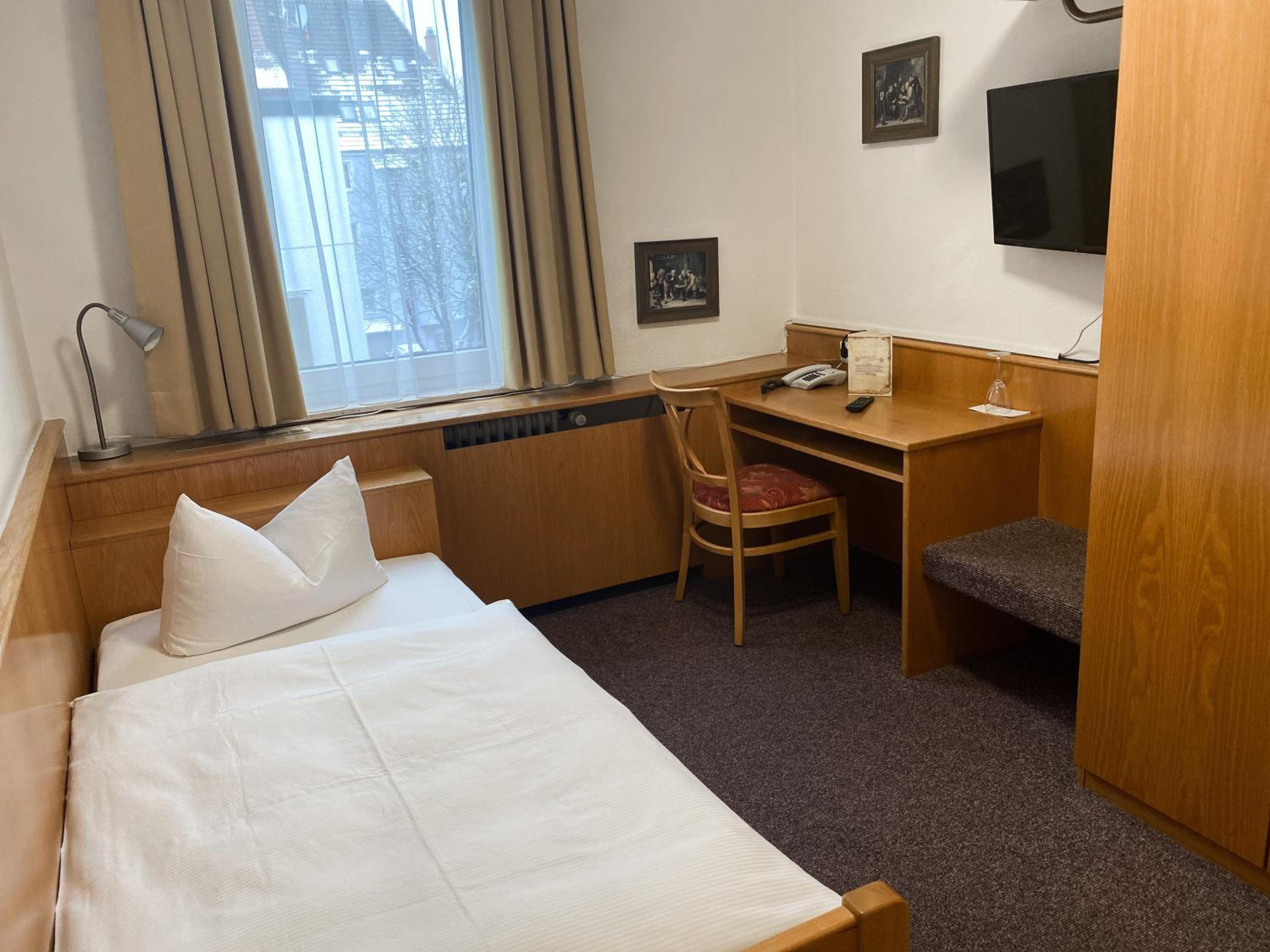 Standard Single Room