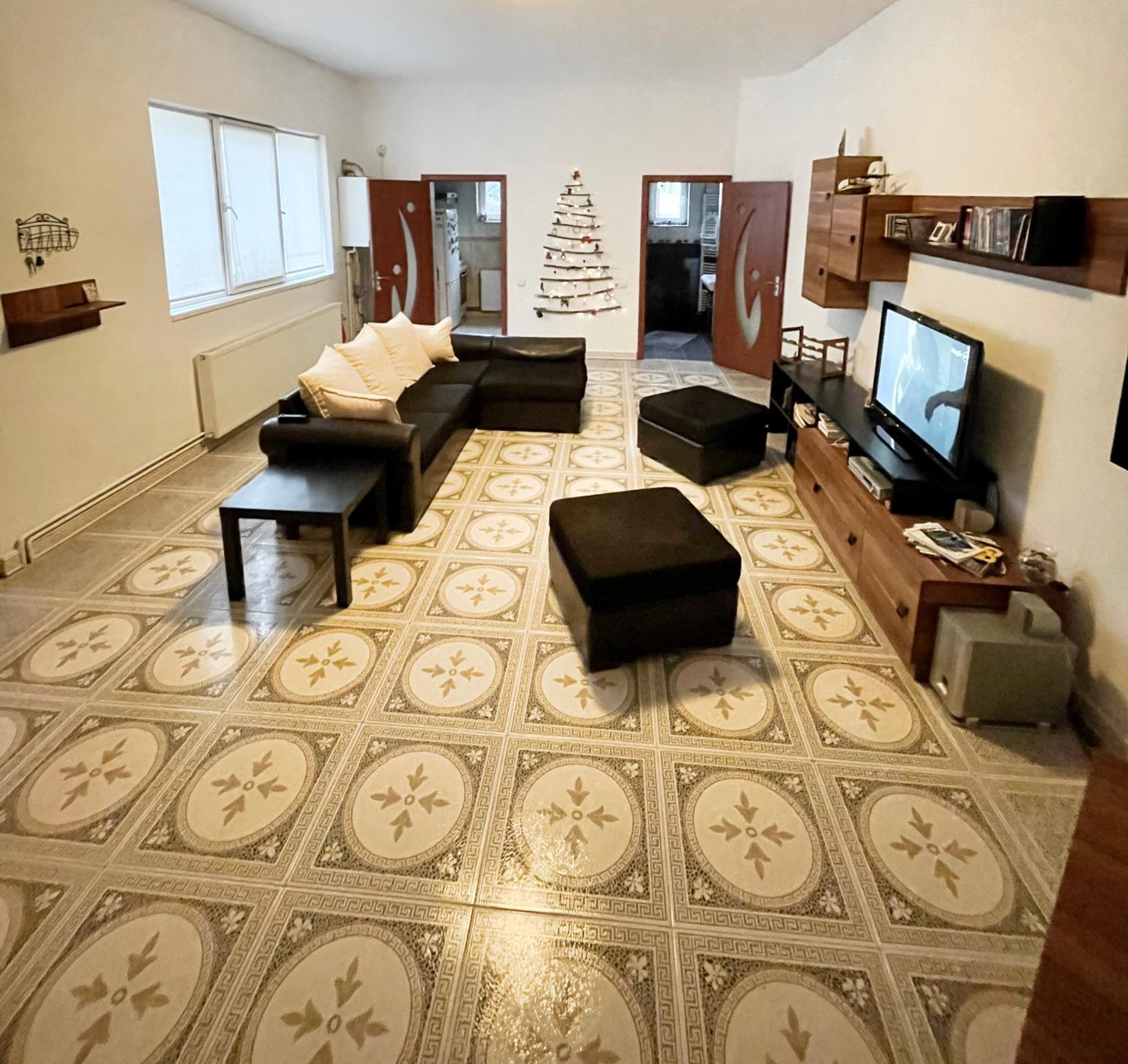 One-Bedroom Apartment - Photo 8