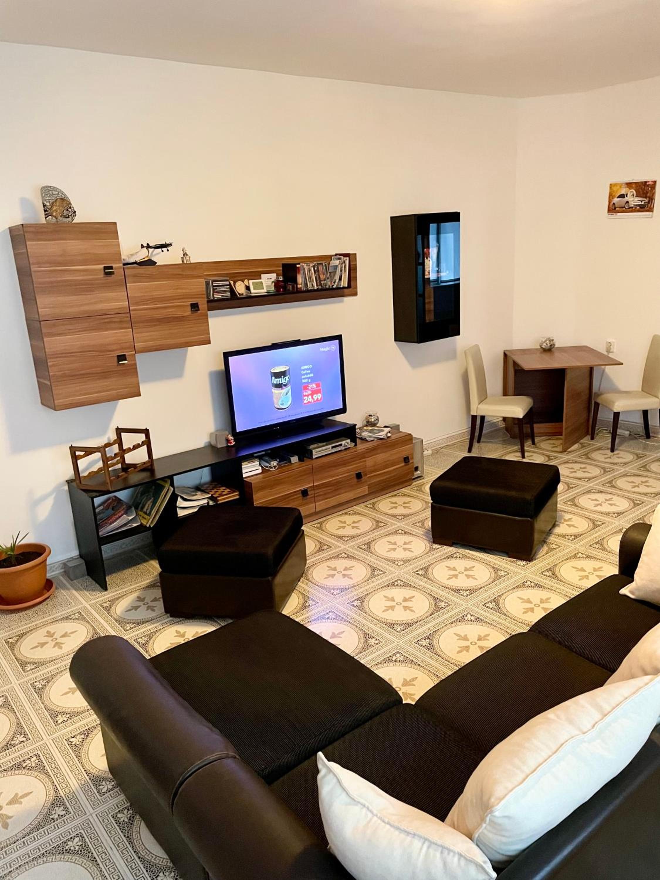 One-Bedroom Apartment - Photo 7
