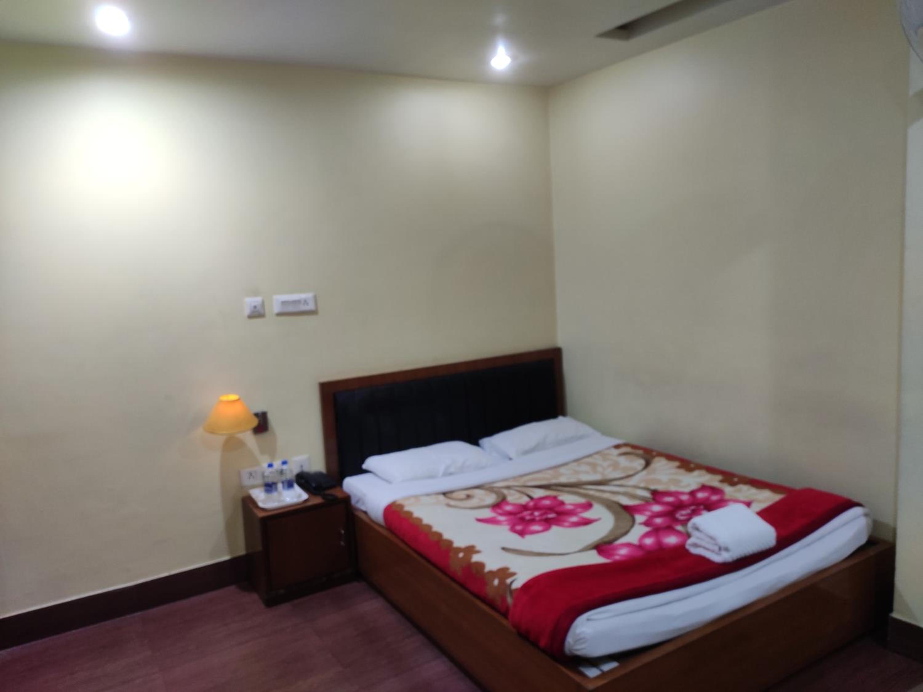 Budget Double Room photo 3