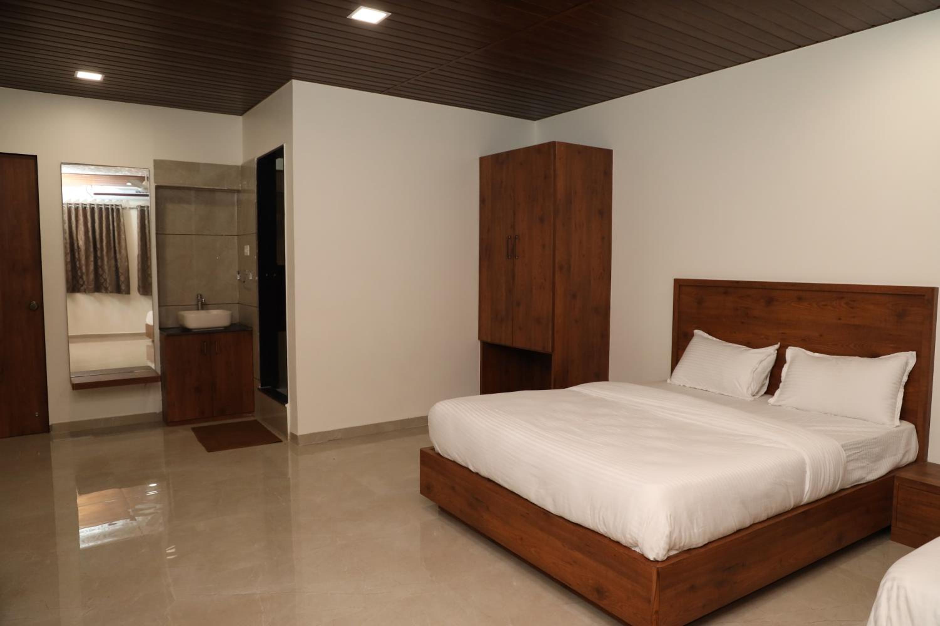 Family Non AC Room - Photo 16