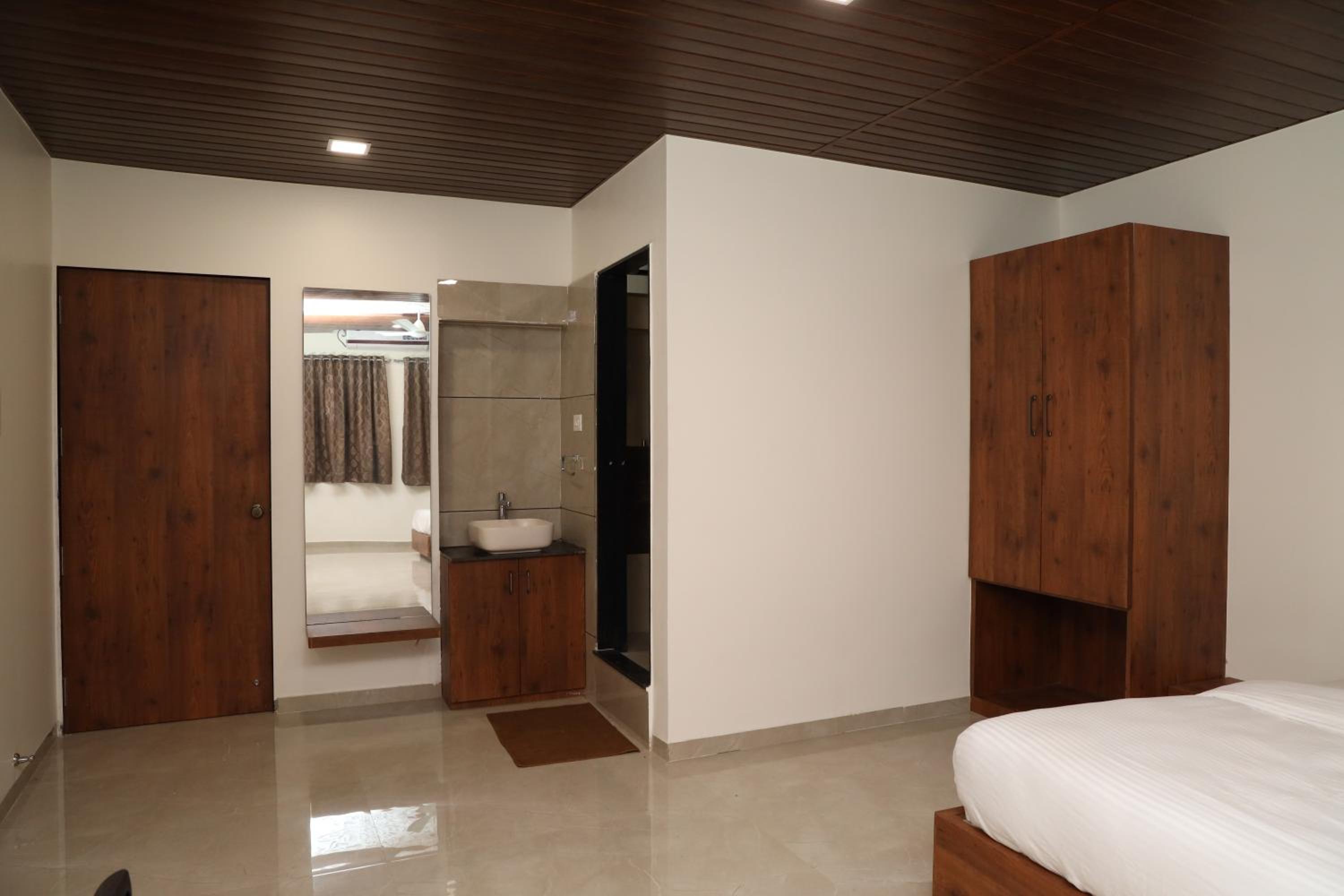 Family Non AC Room - Photo 11