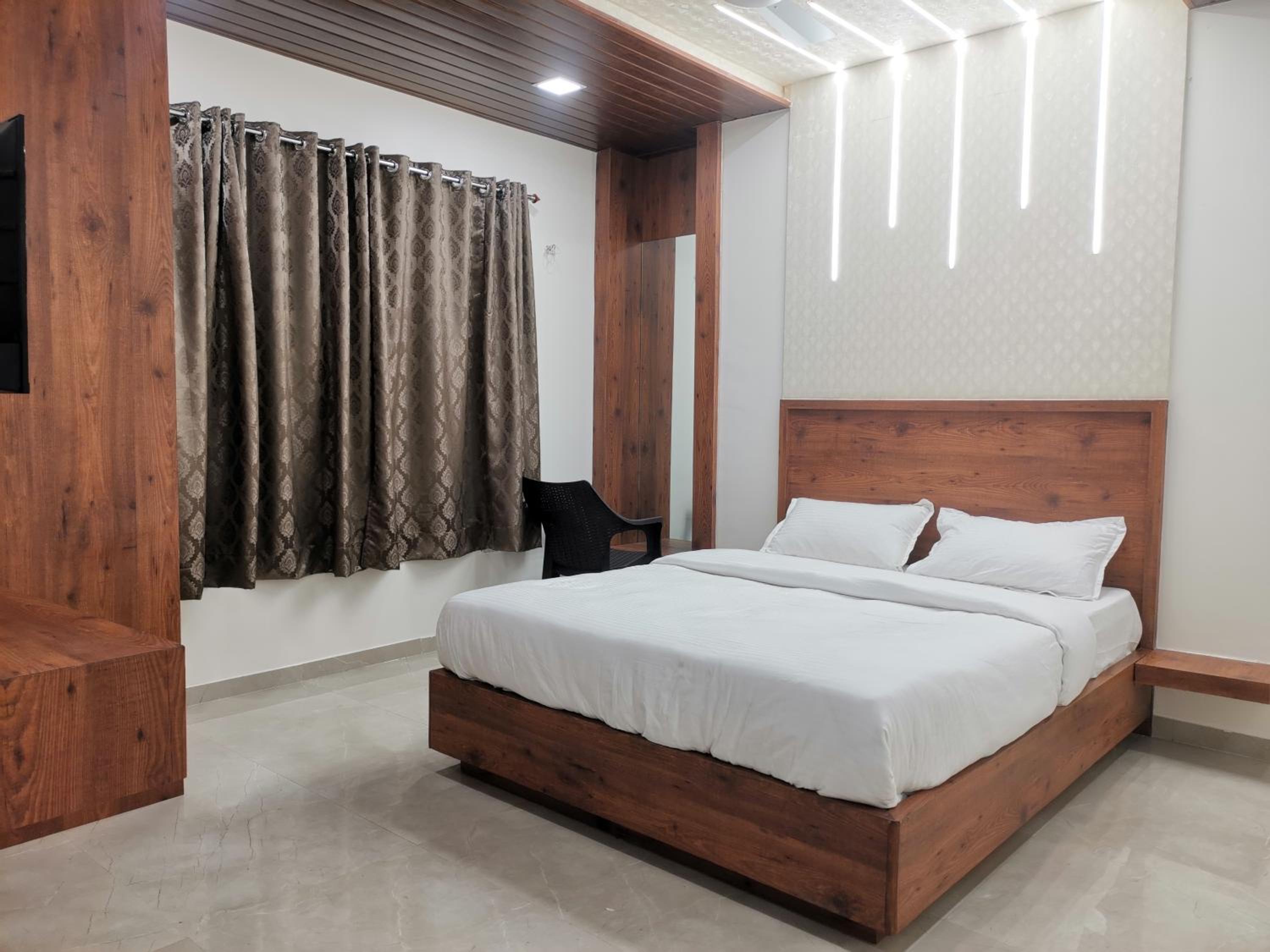 Deluxe Non AC Room - Photo 5