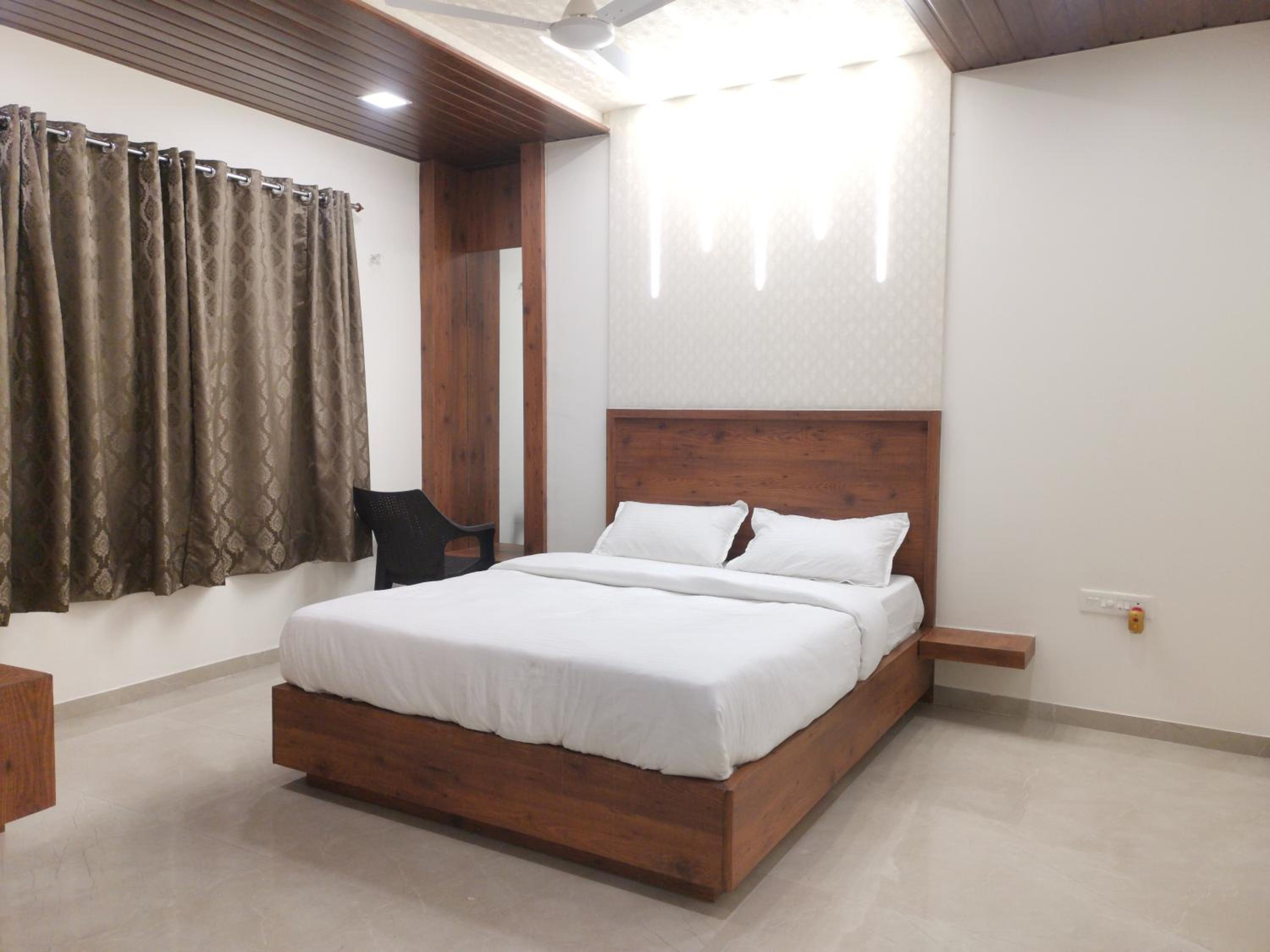 Deluxe Non AC Room - Photo 7