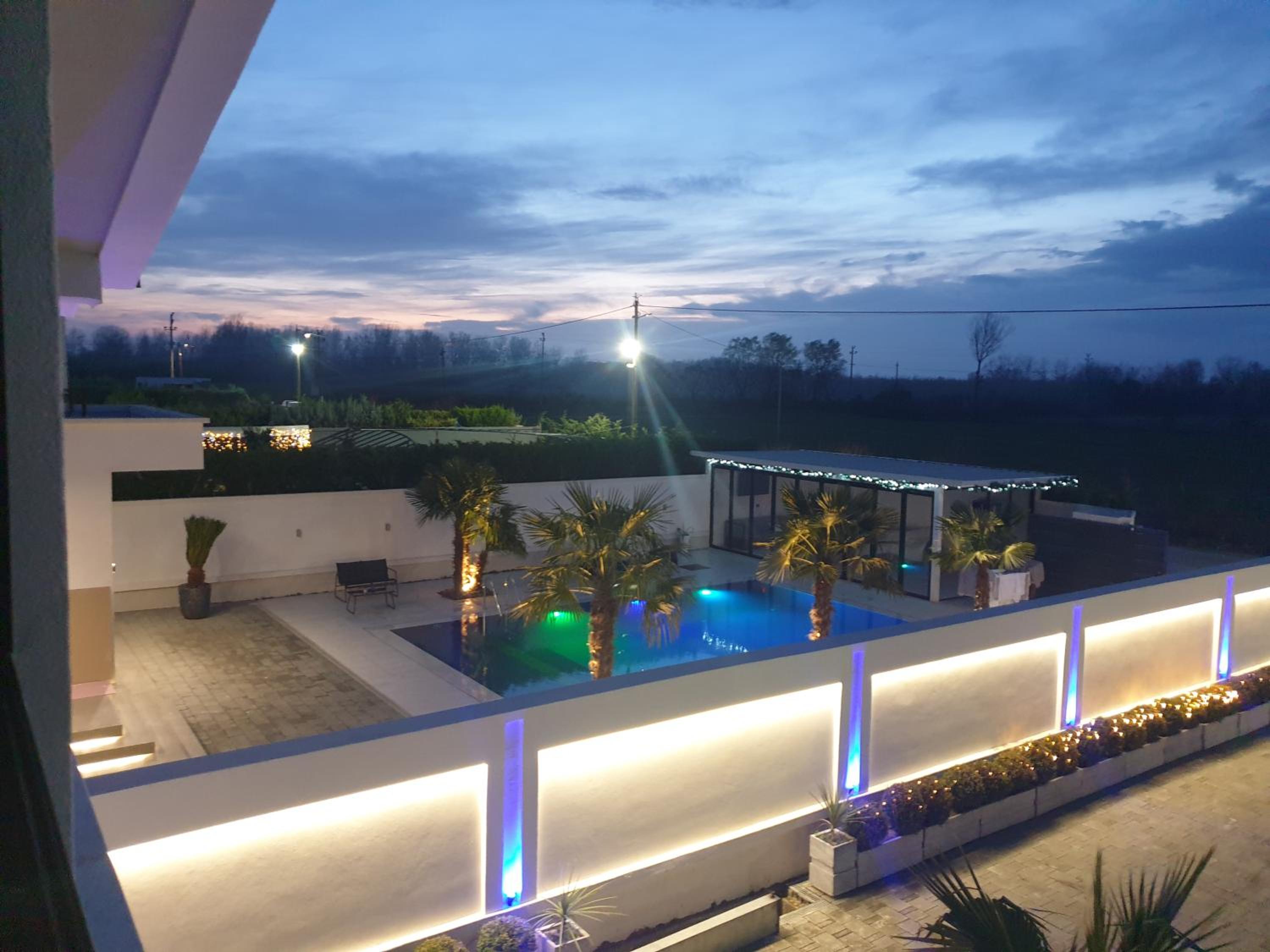 Villa photo 2