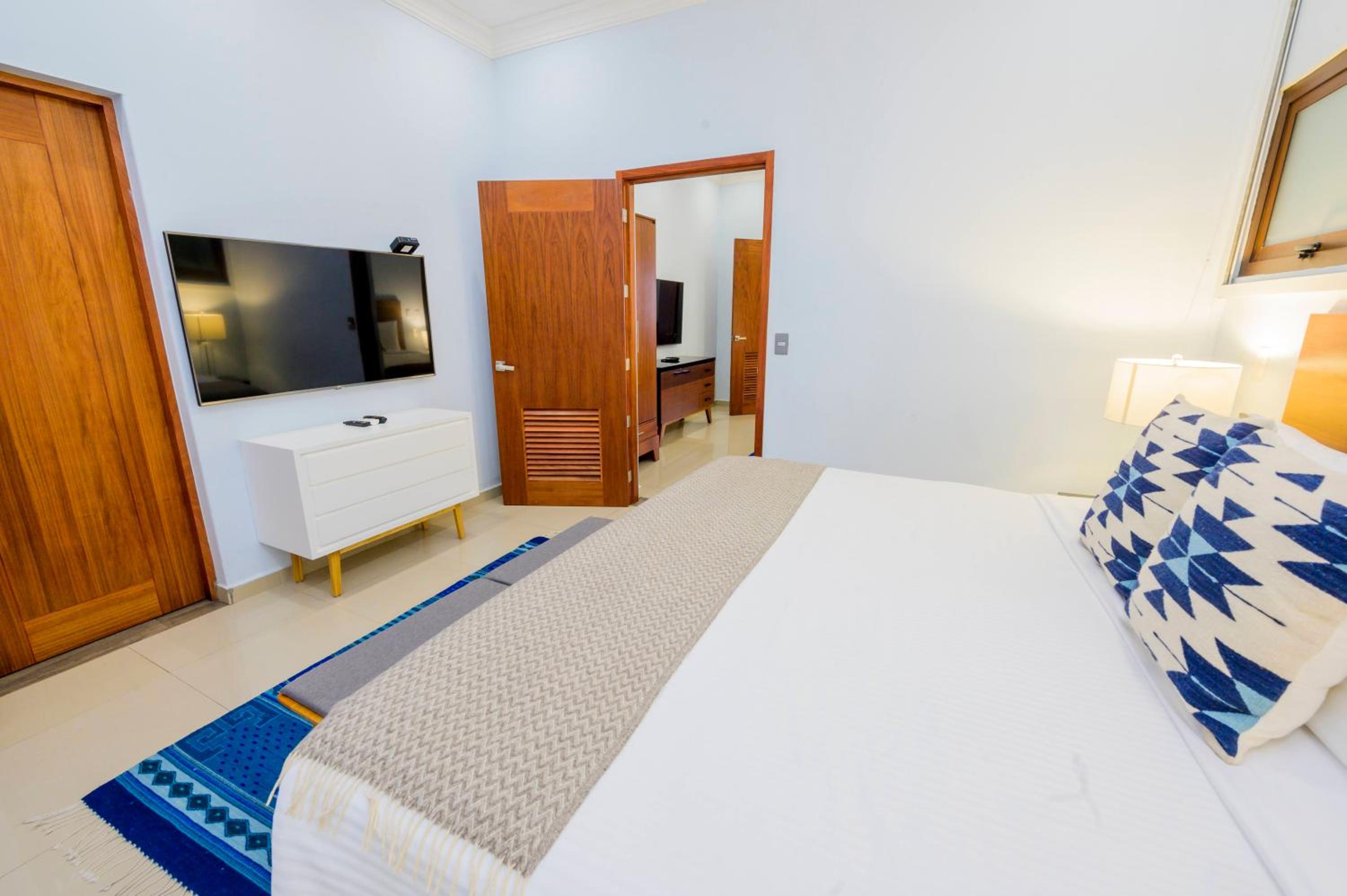 Deluxe Junior Suite - Photo 1
