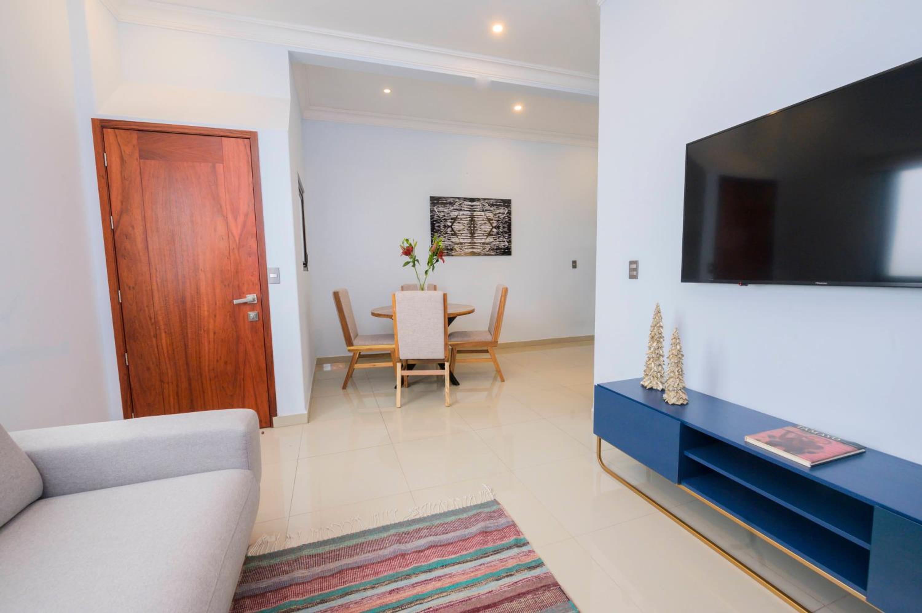 Standard Suite - Photo 1