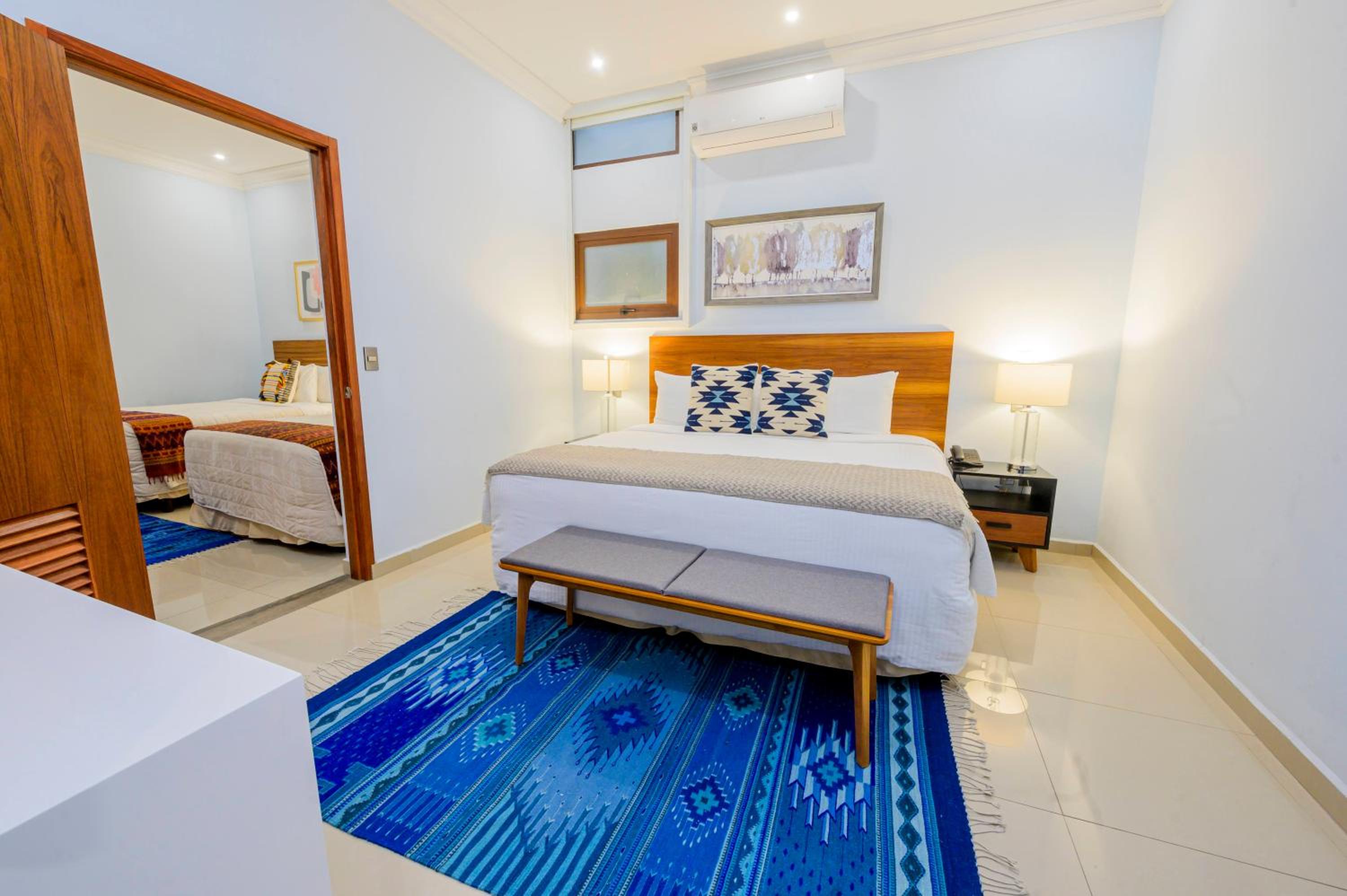 Deluxe Junior Suite - Photo 8