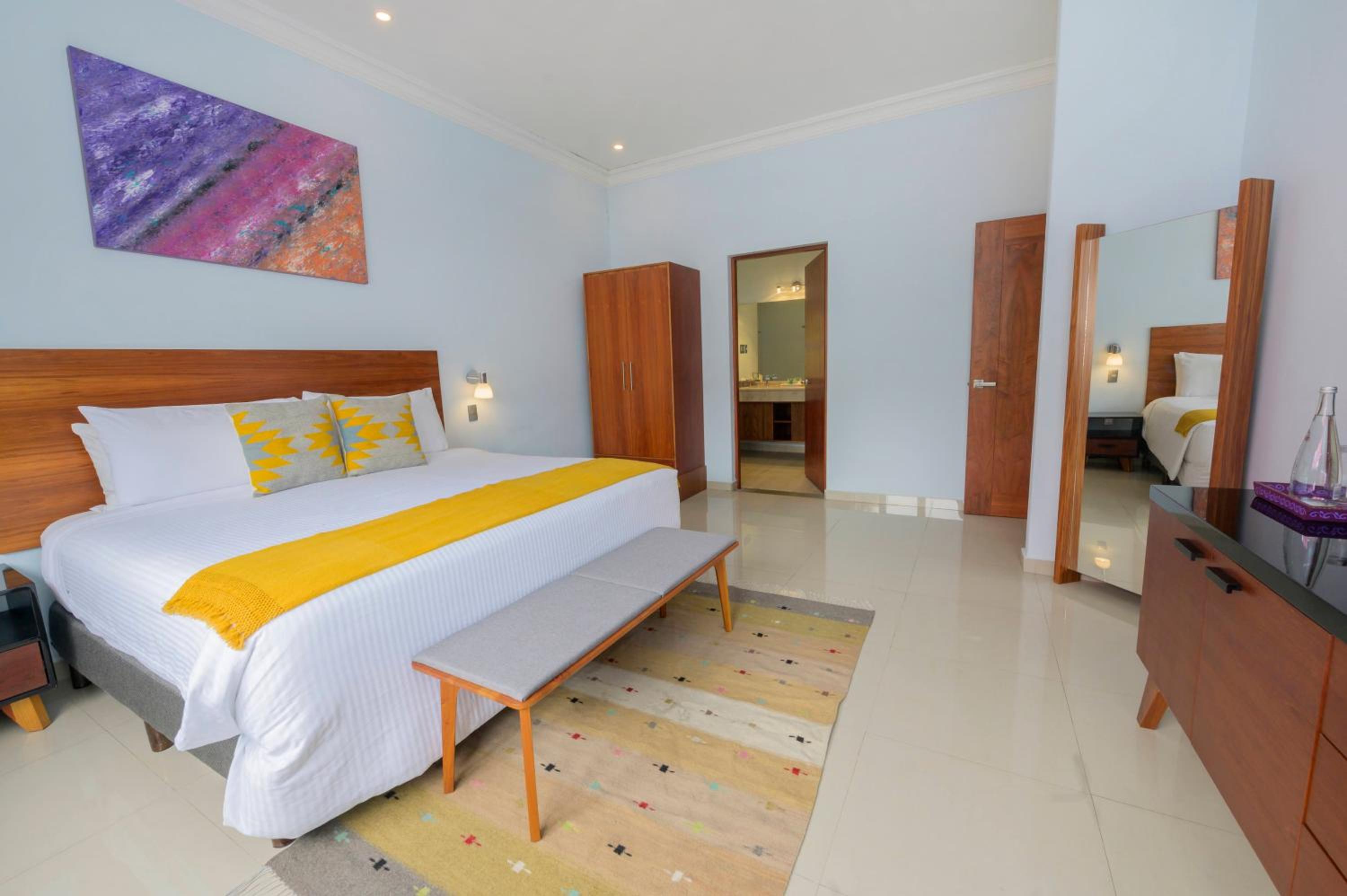 Deluxe Suite - Photo 7