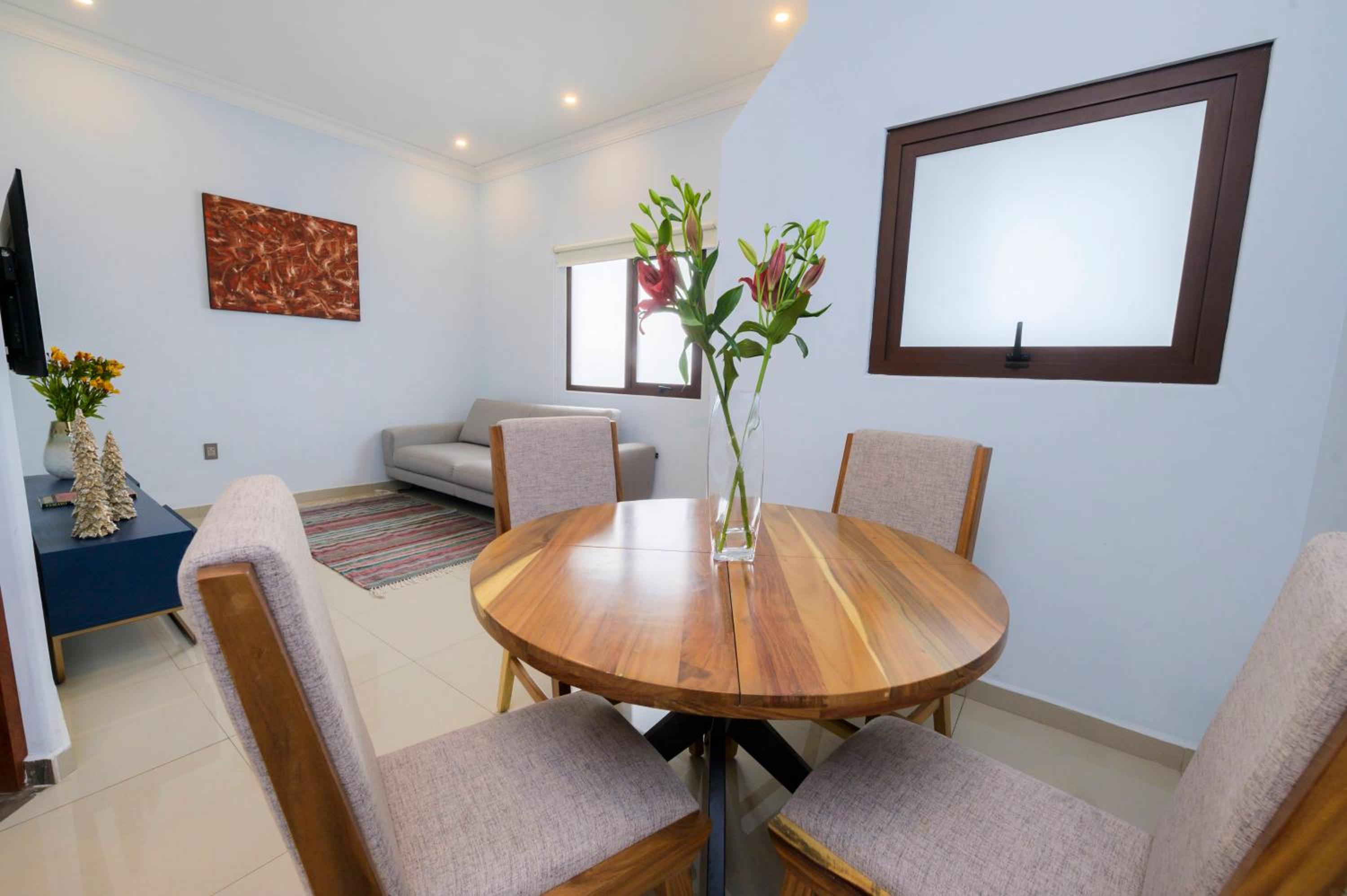 Standard Suite - Photo 2