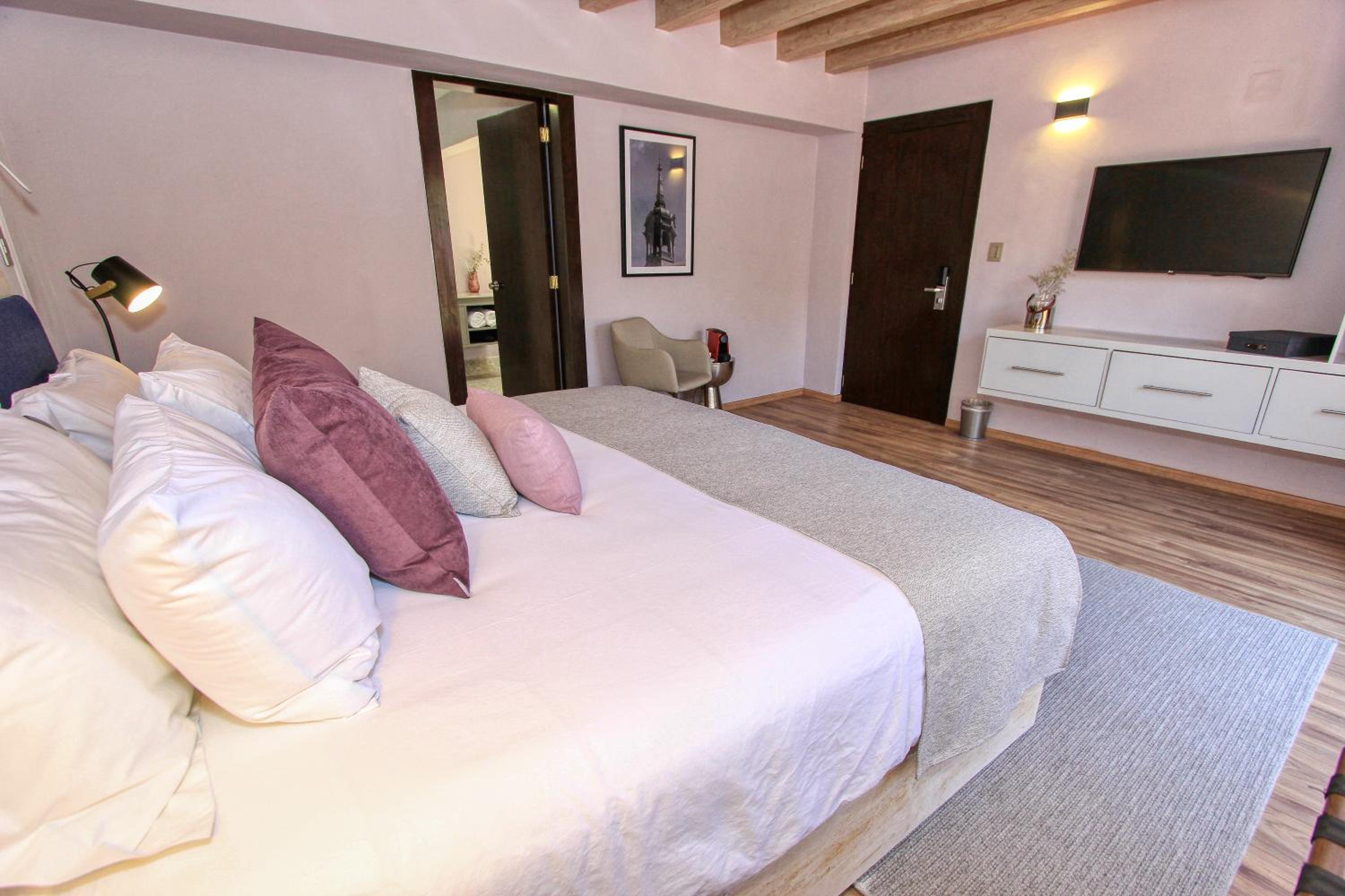 Junior Suite - Photo 1