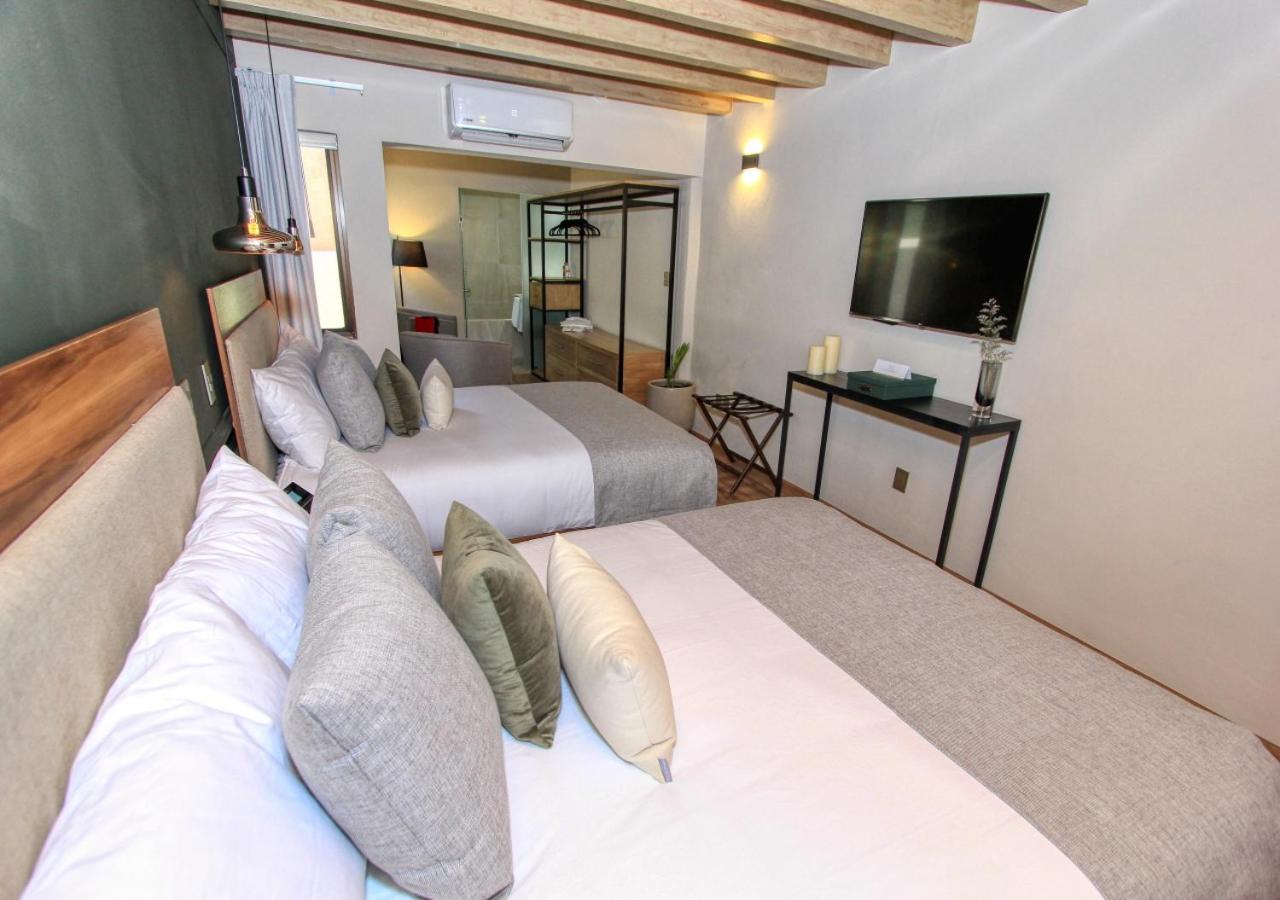 Deluxe Queen Suite - Photo 1