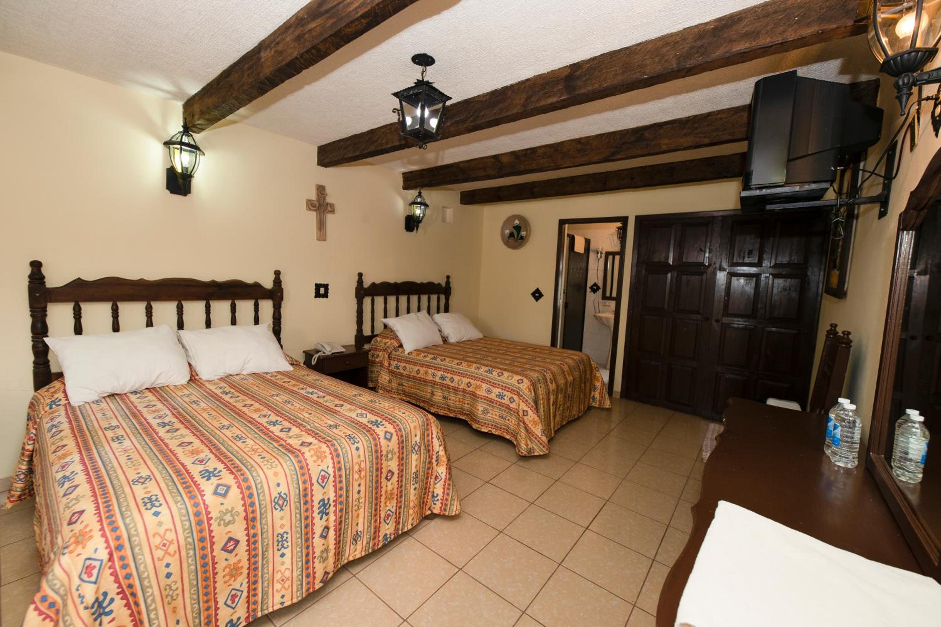 Double Room with Two Double Beds - Photo 3