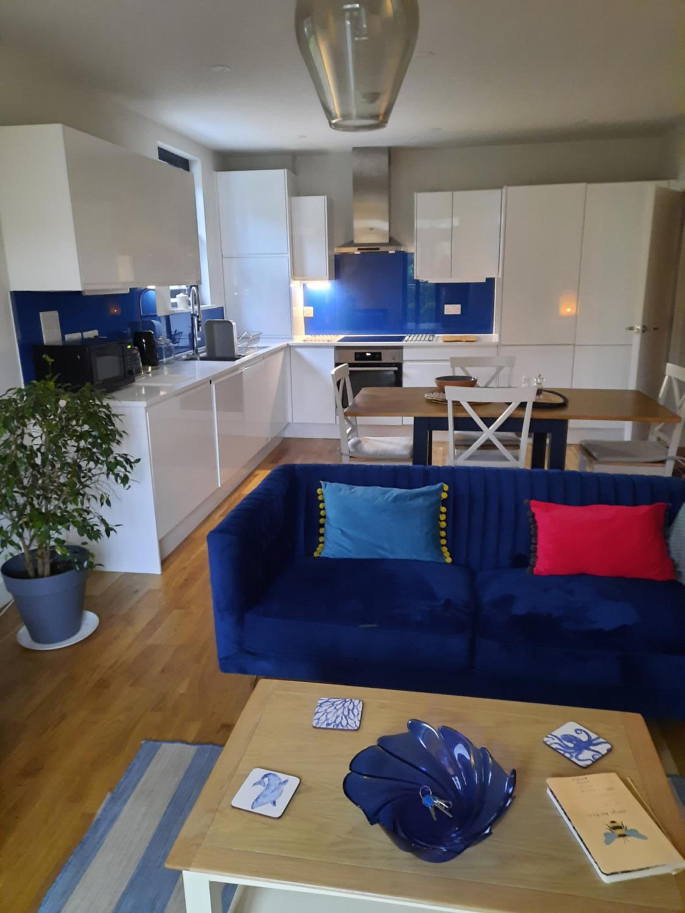 Two-Bedroom Apartment - Photo 8