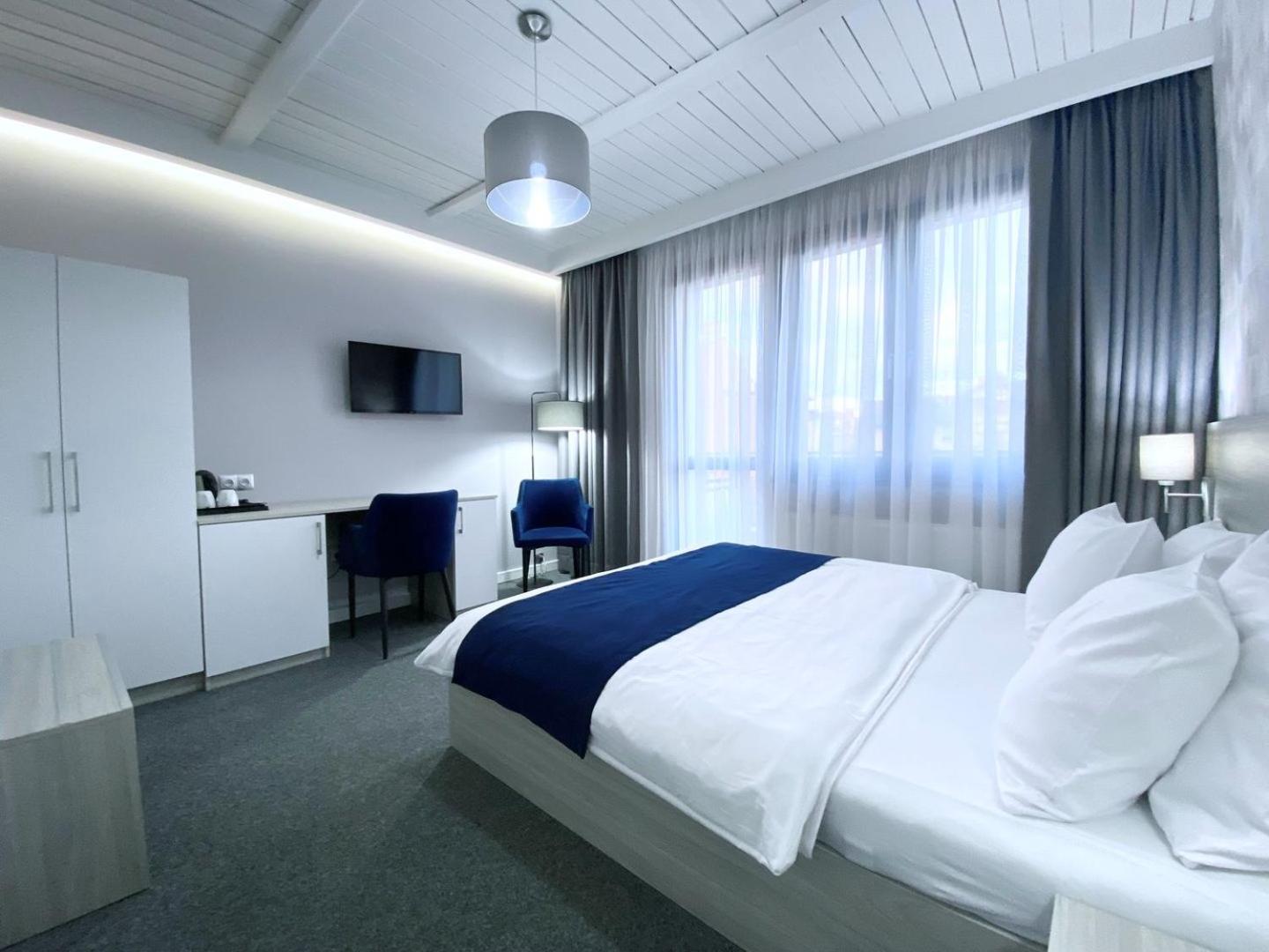 Double Room with Balcony photo 3