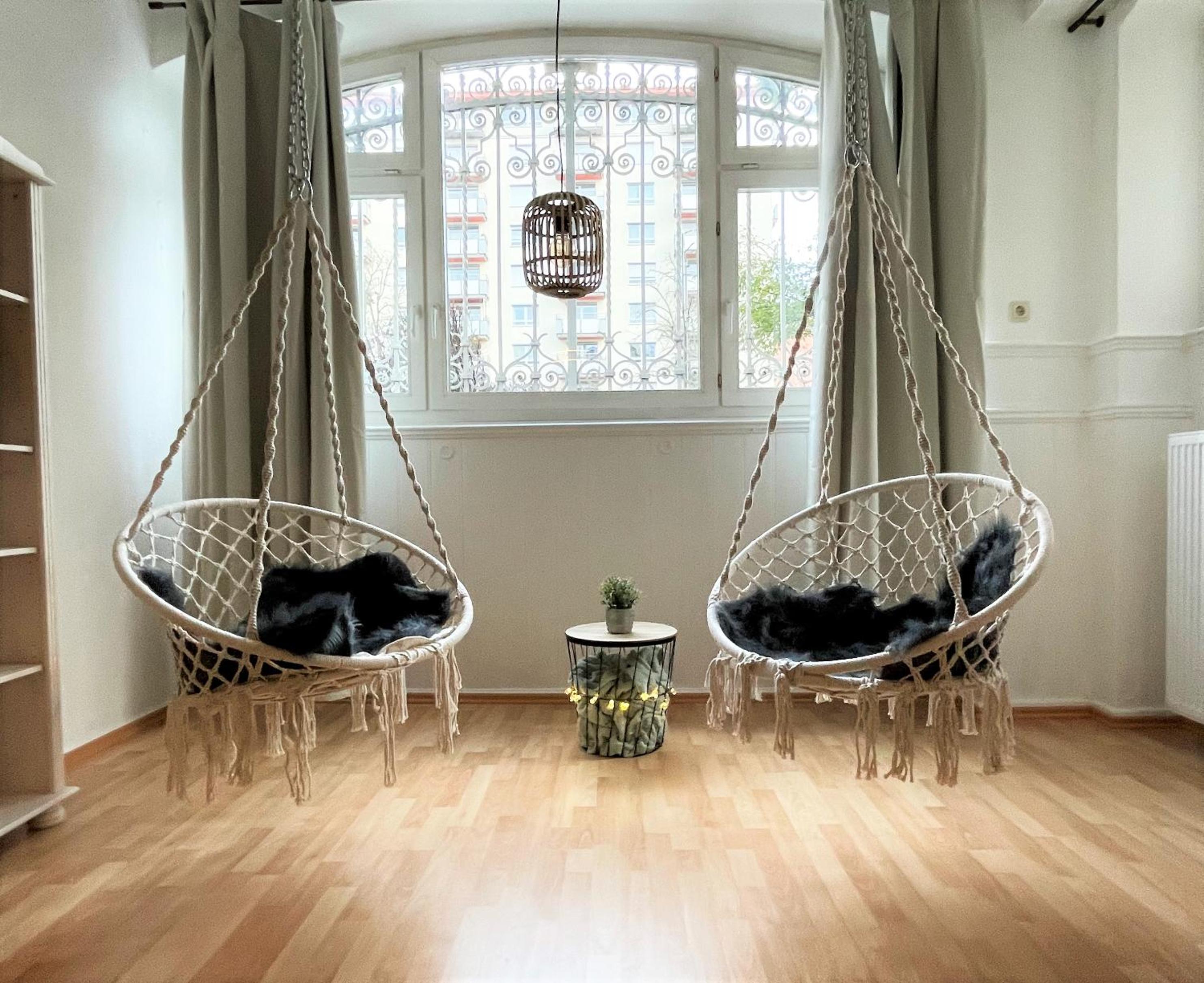 One-Bedroom Apartment - Photo 7