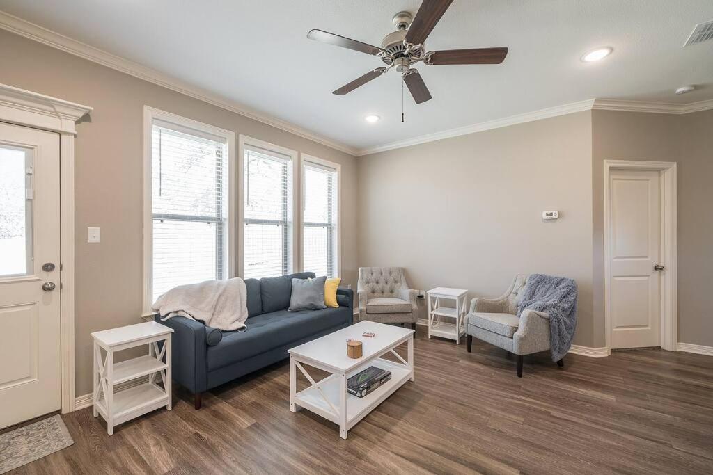 Three-Bedroom House photo 1