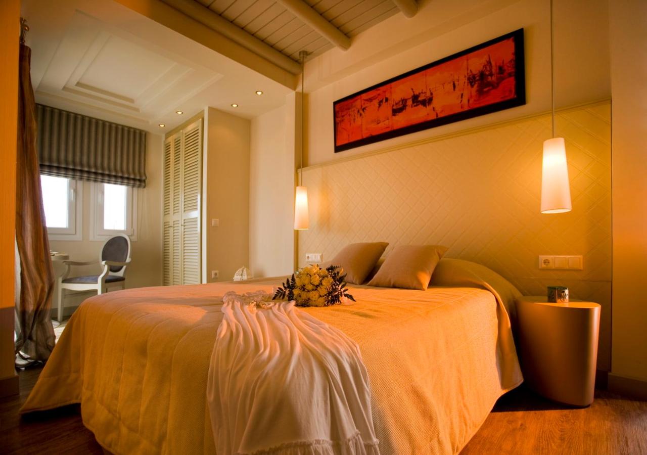 Honeymoon Suite