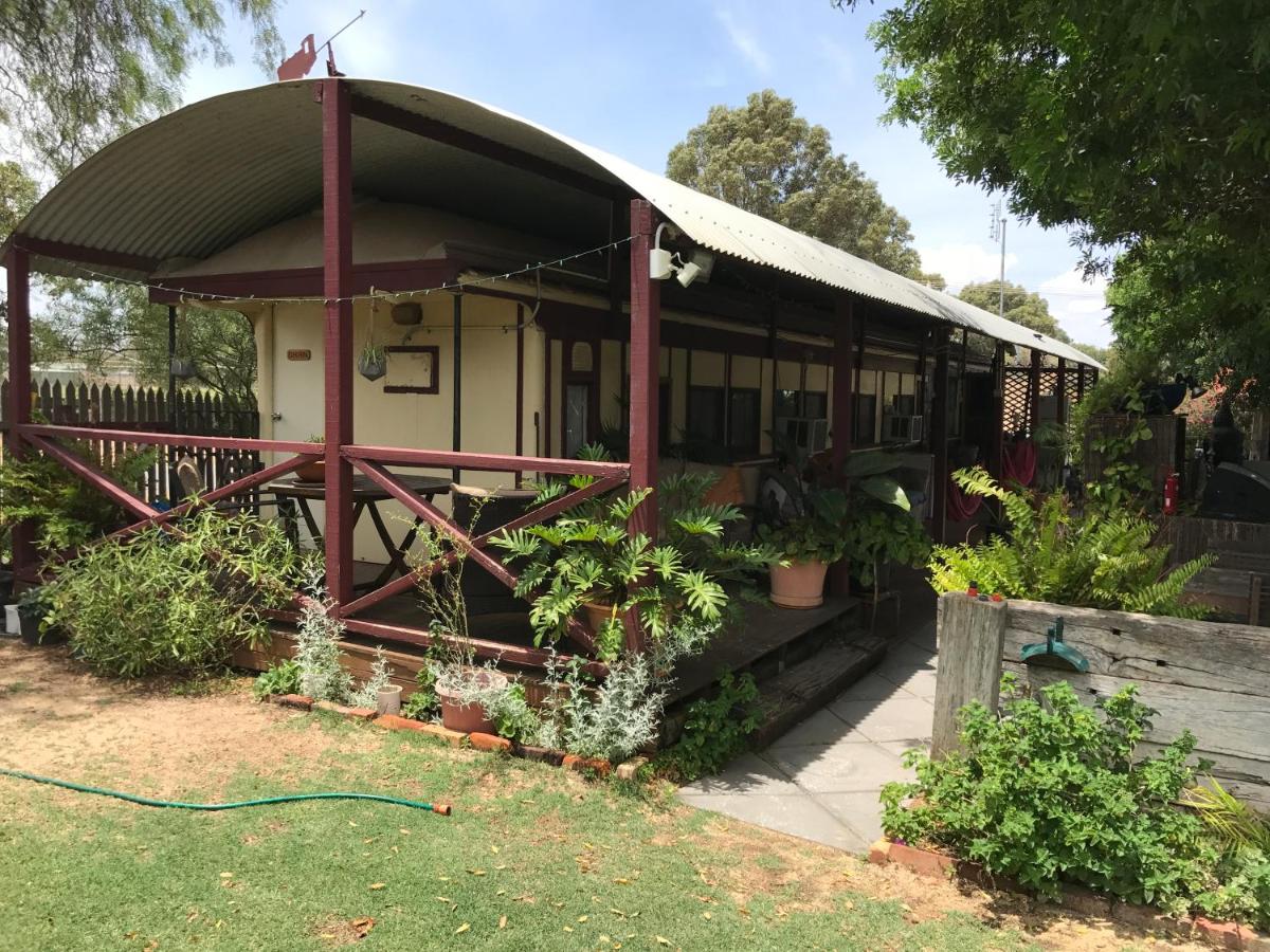 Three-Bedroom Railway Carriage photo 1
