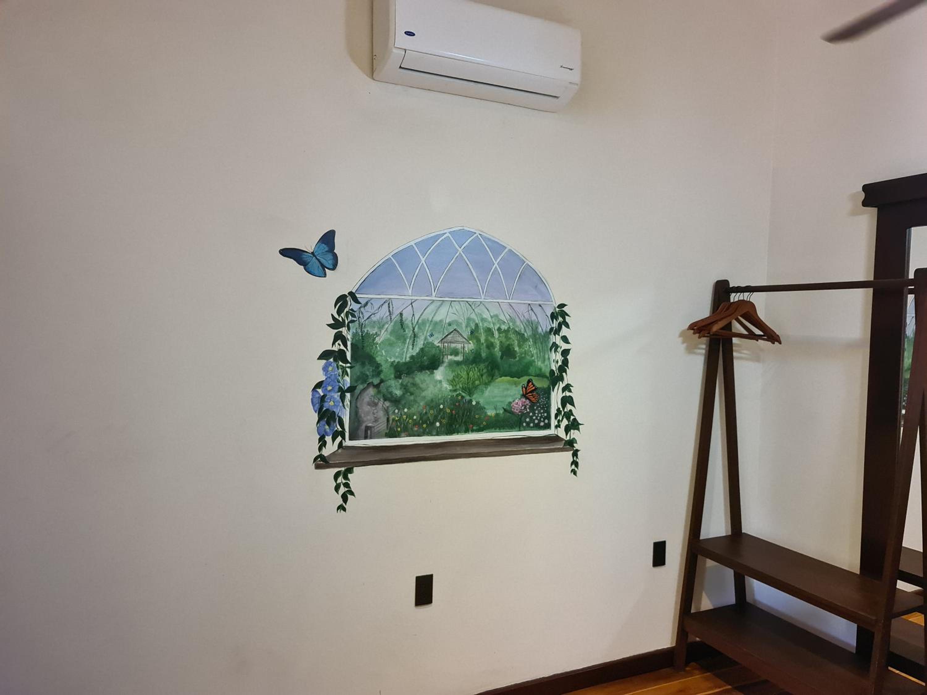 Queen Room photo 2
