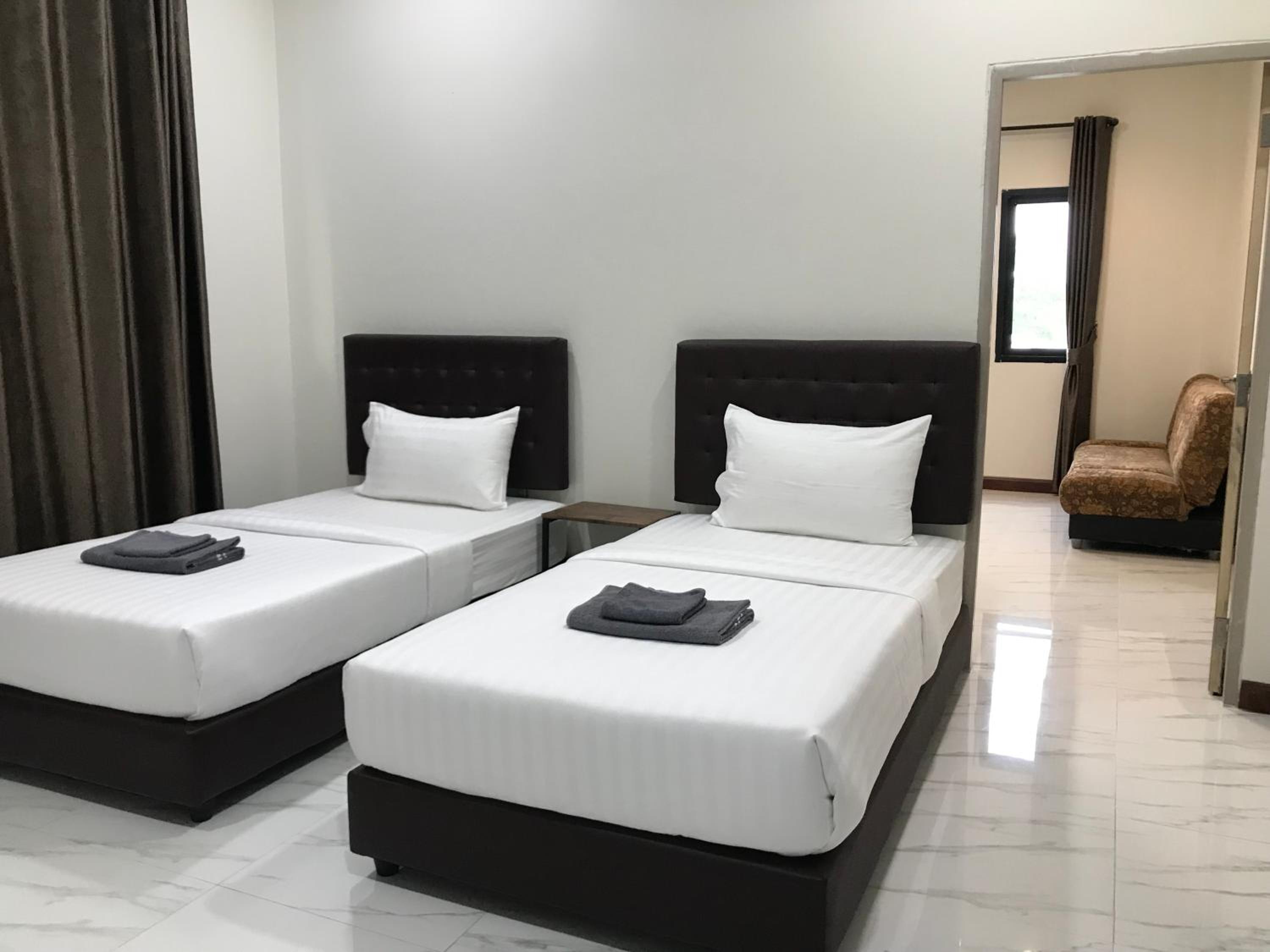Superior Quadruple Room - Photo 6