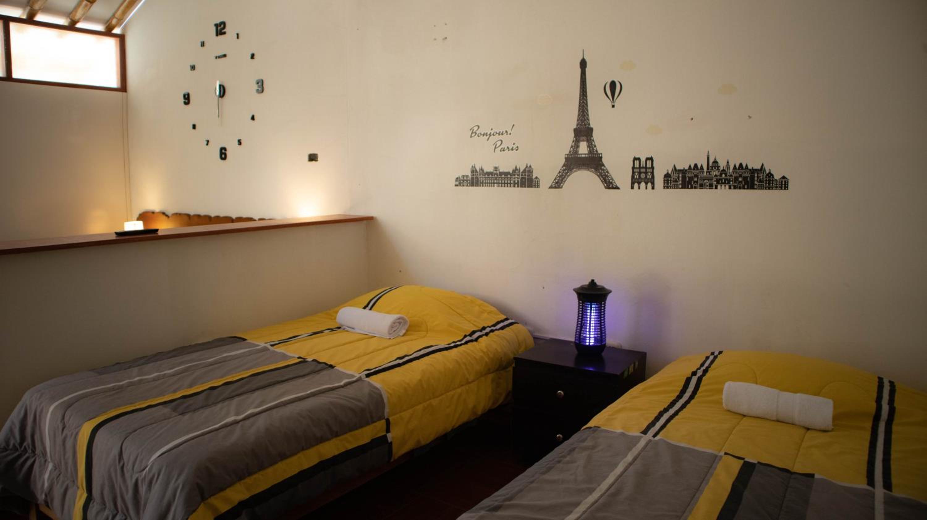 Quadruple Room with Private Bathroom photo 3