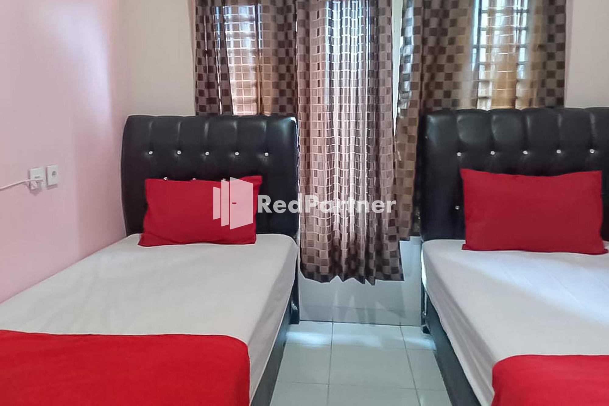 Standard Twin Room - Photo 1