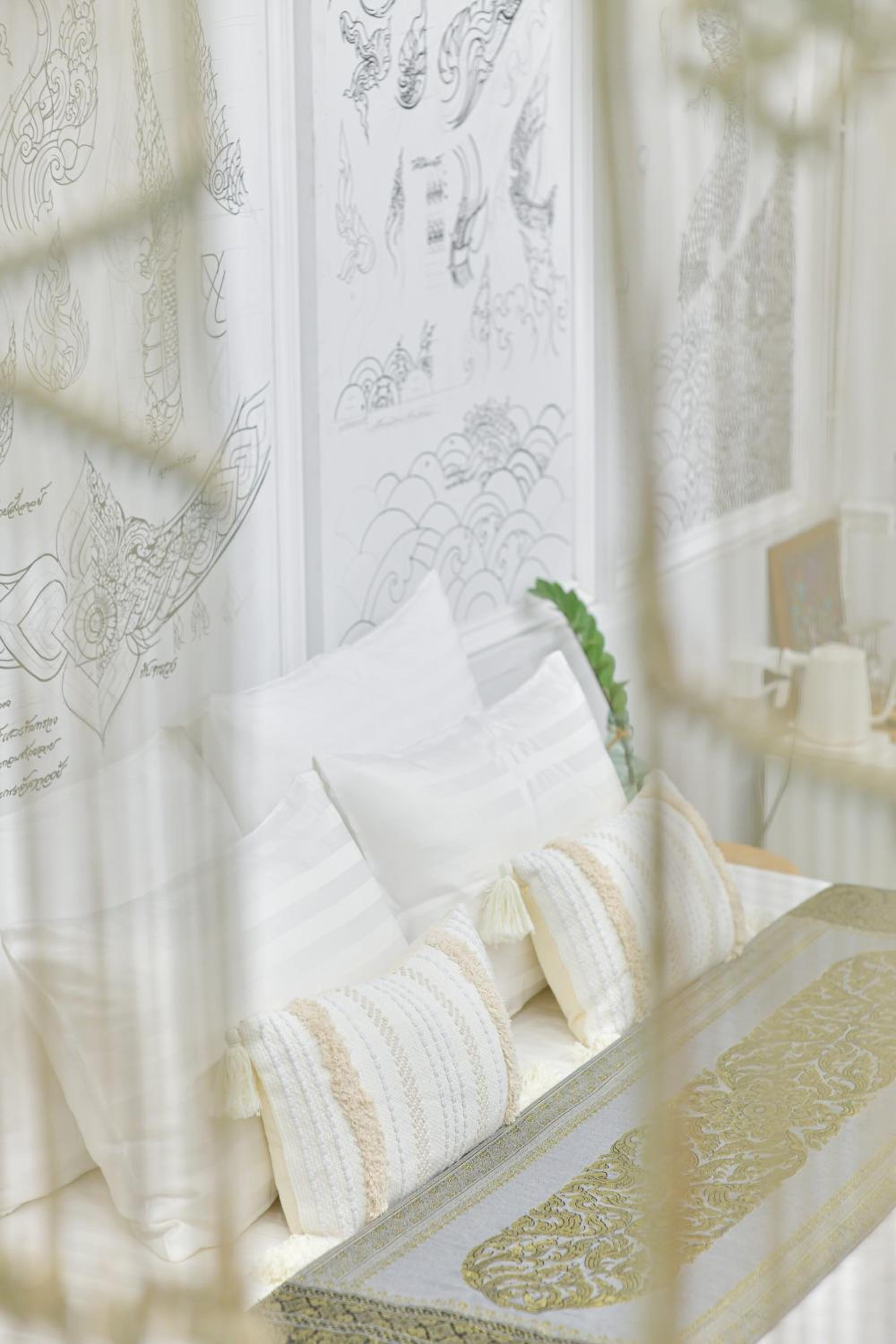 Deluxe King Room - Photo 1