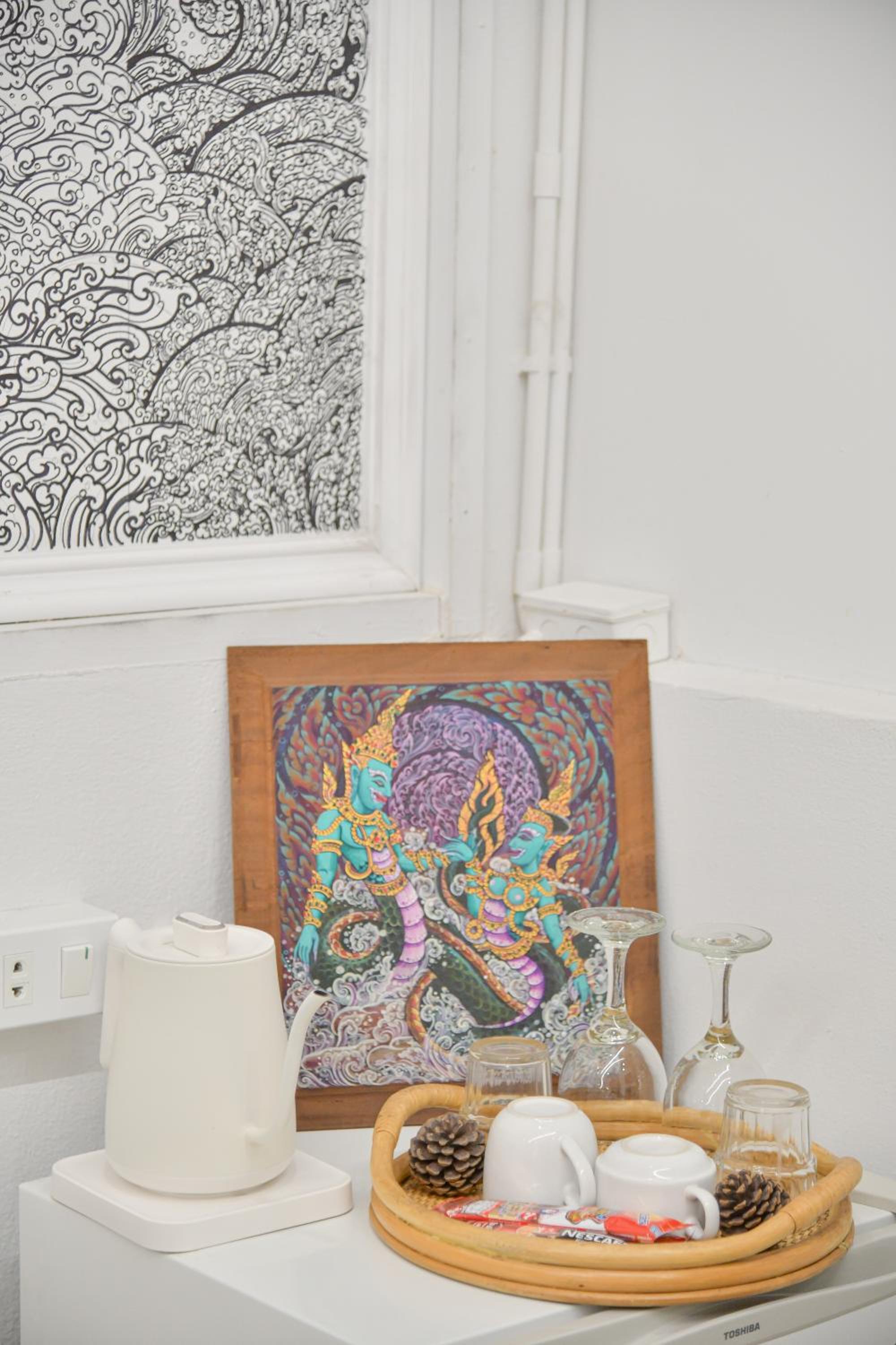 Deluxe King Room - Photo 13