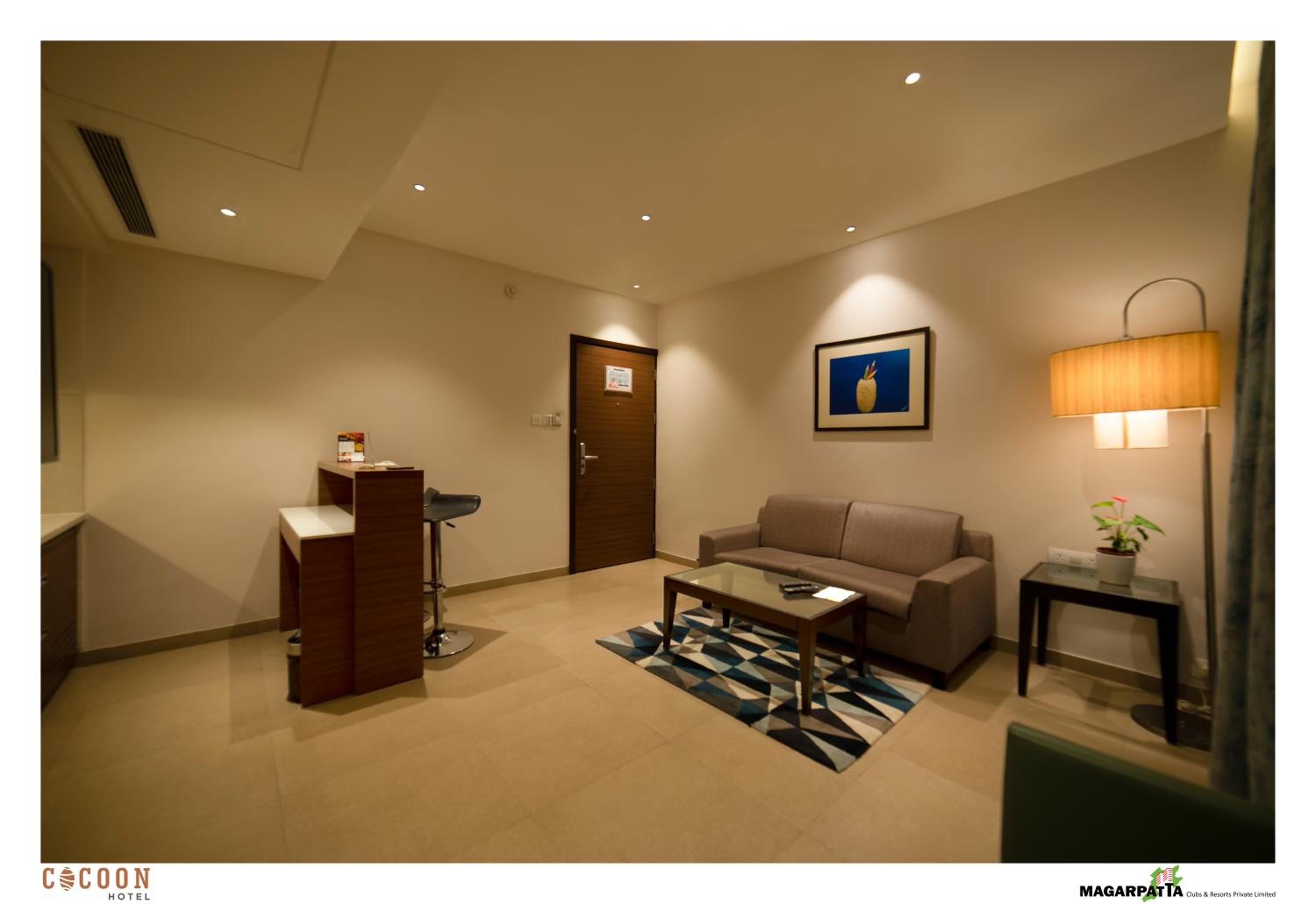 Silk Suite with Balcony - Photo 3