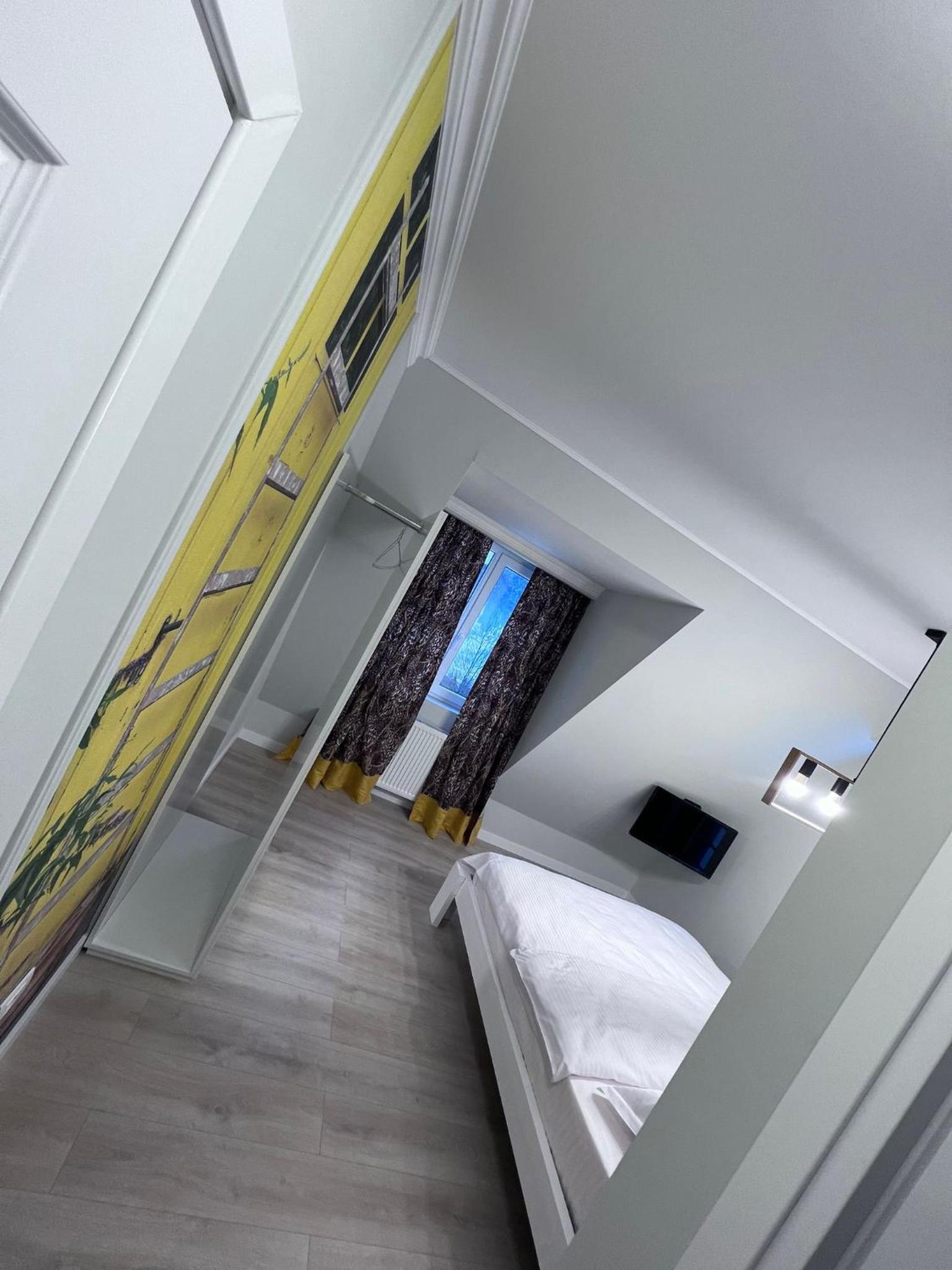 Three-Bedroom Chalet - Photo 2