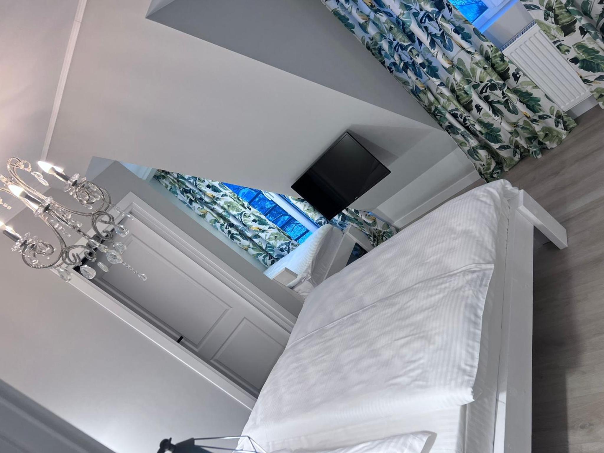 Three-Bedroom Chalet - Photo 5