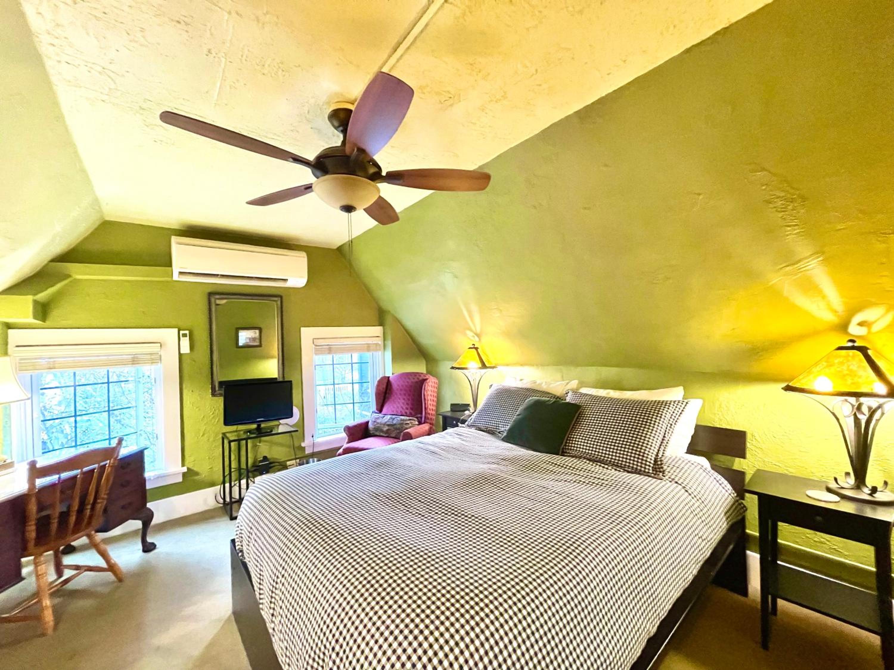 Standard Queen Room photo 1