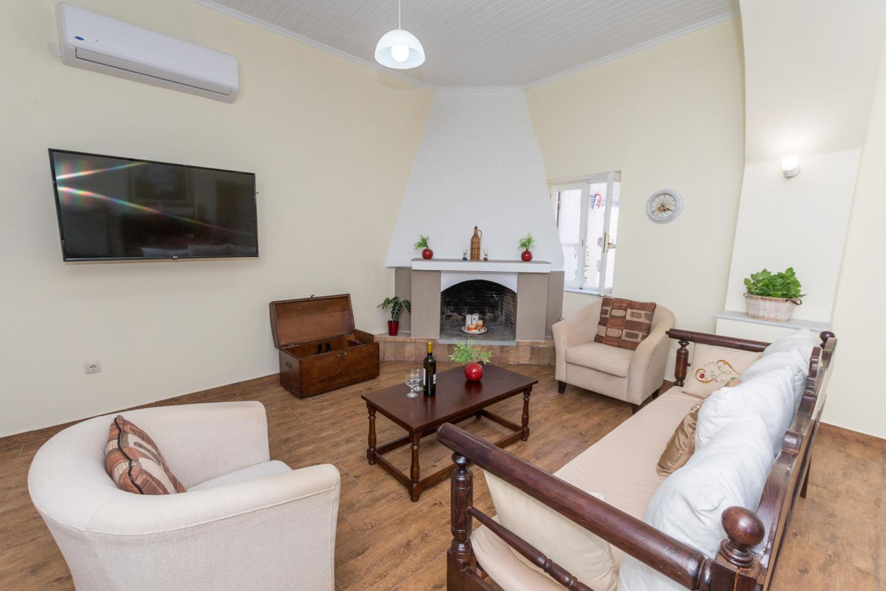 Three-Bedroom House photo 1