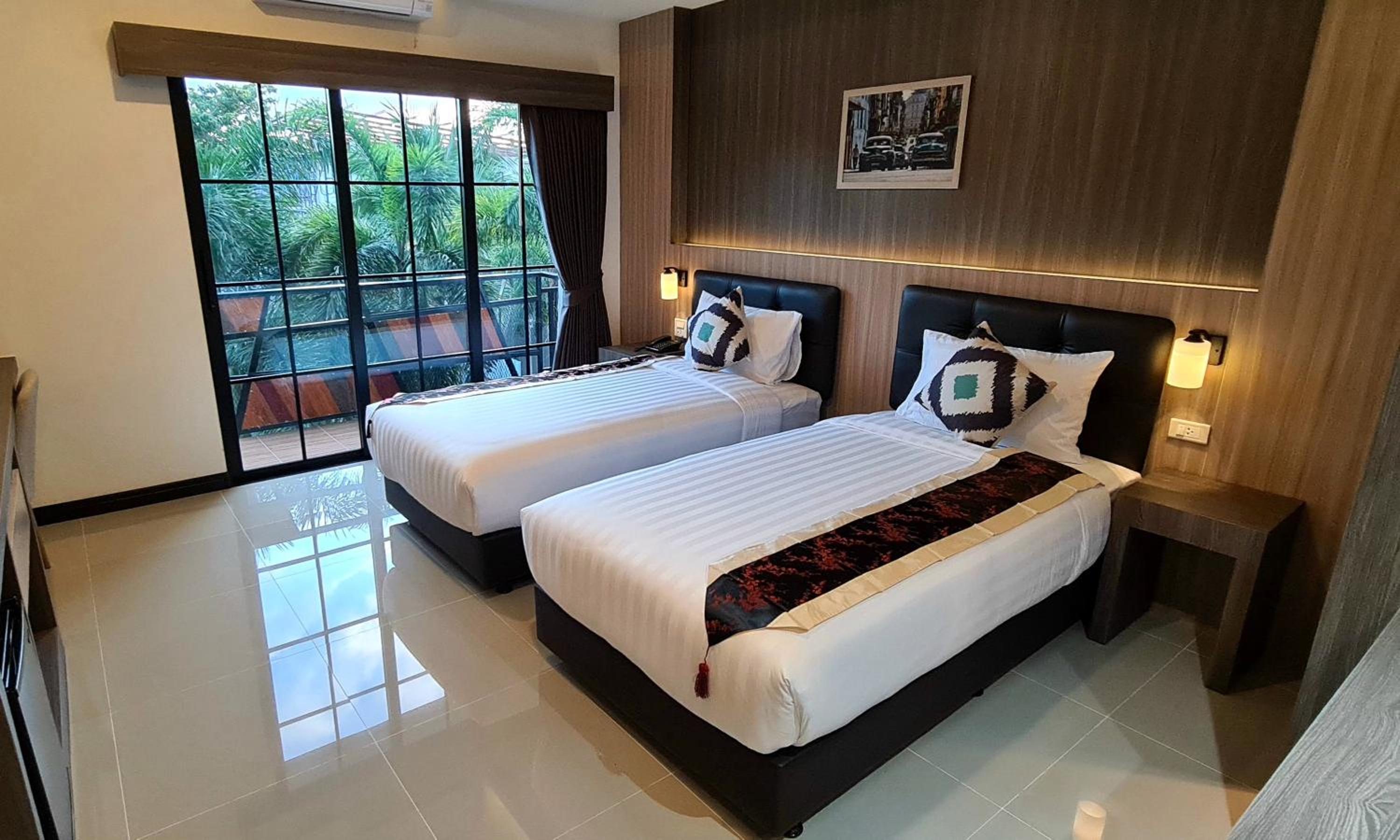 Deluxe Twin Room - Photo 6