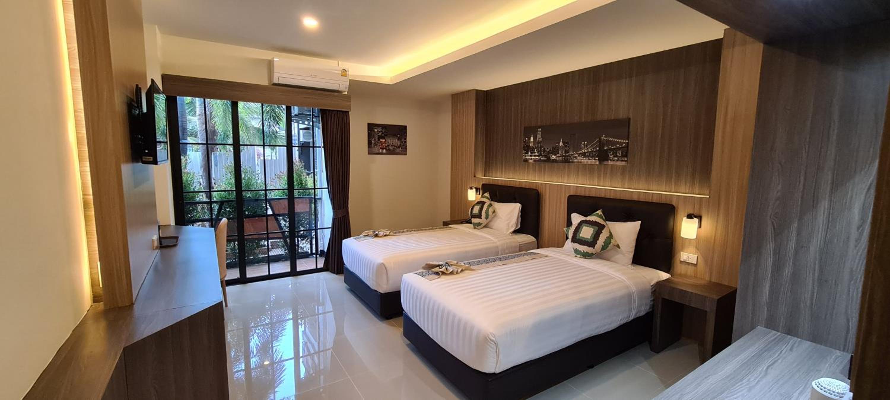 Deluxe Twin Room - Photo 3