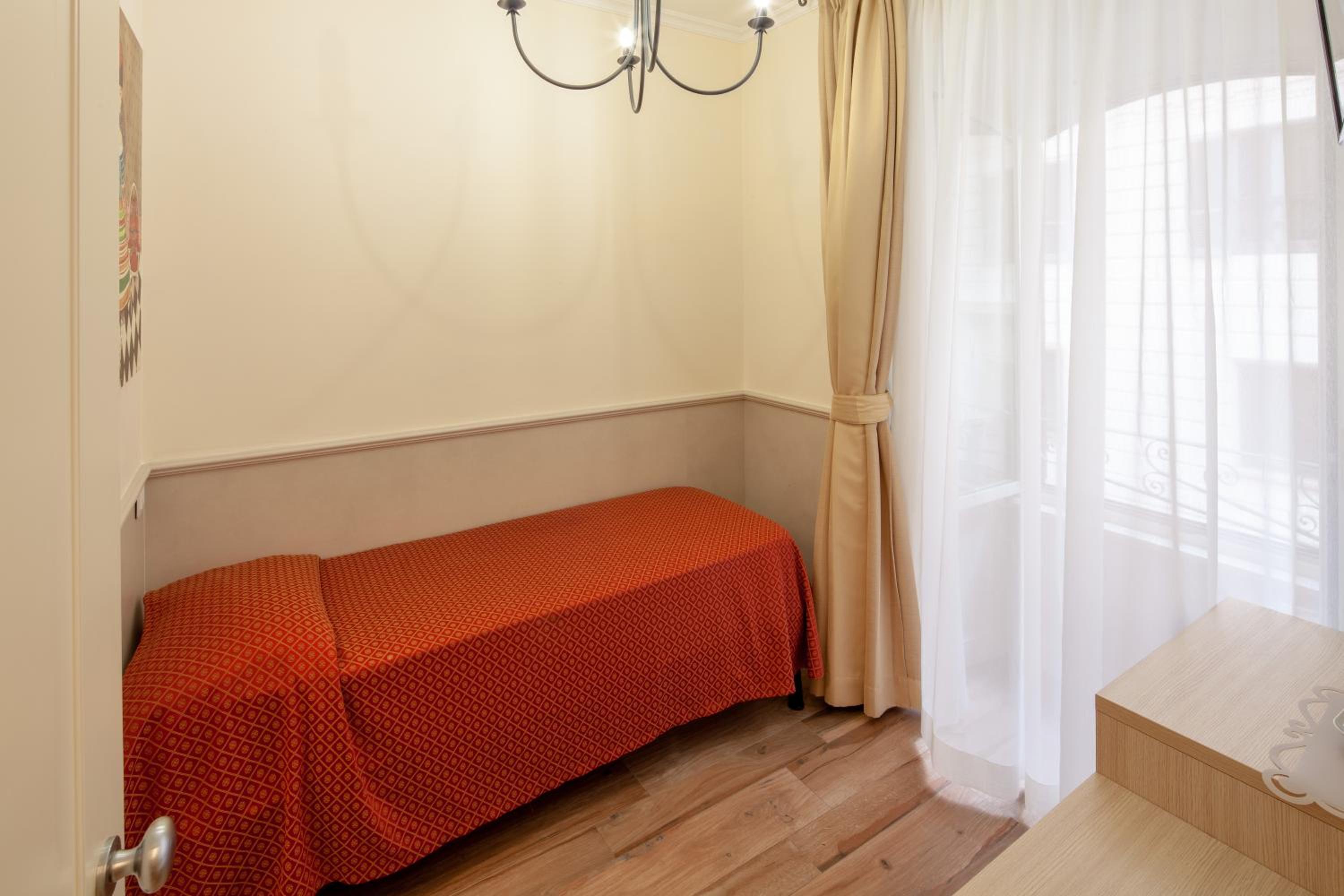 Standard Single Room photo 3