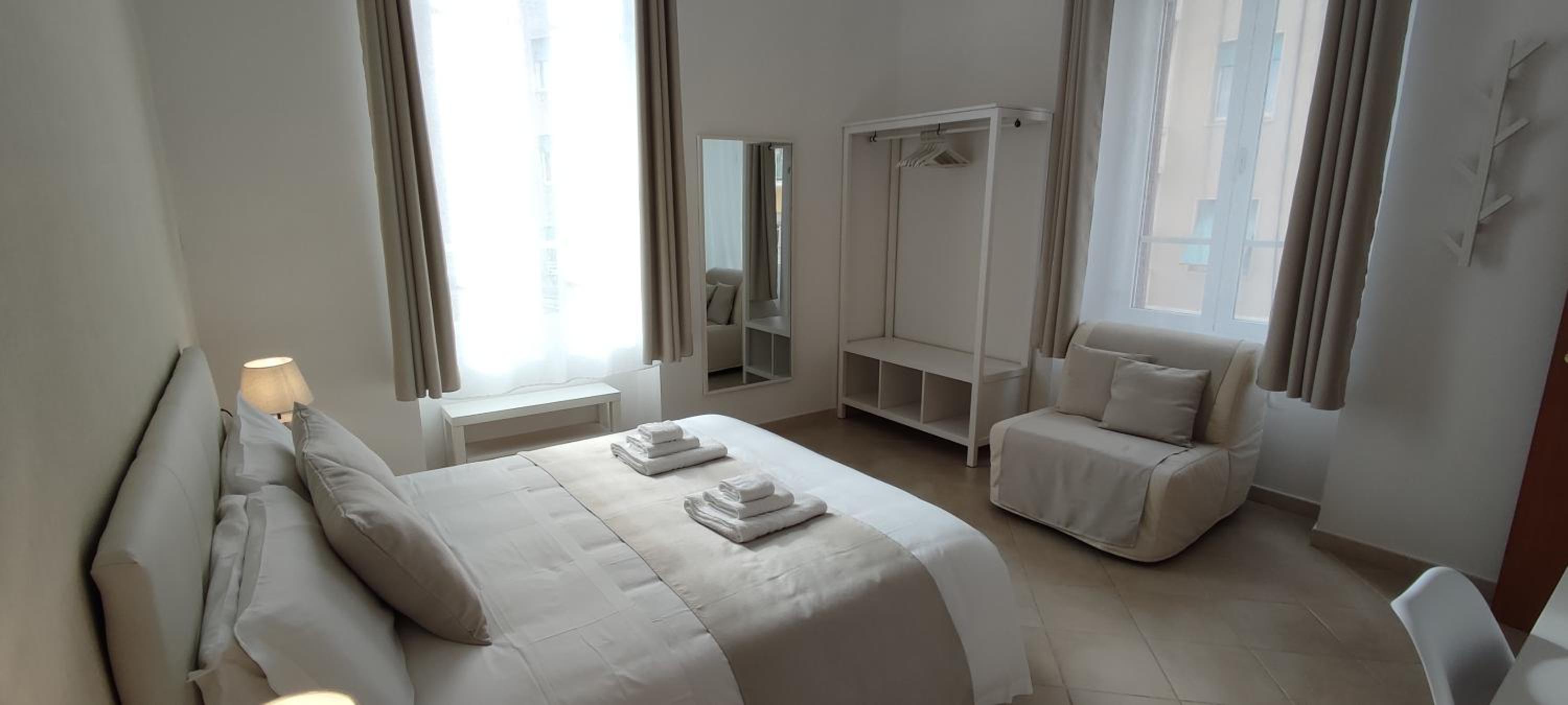 Large Double Room photo 1
