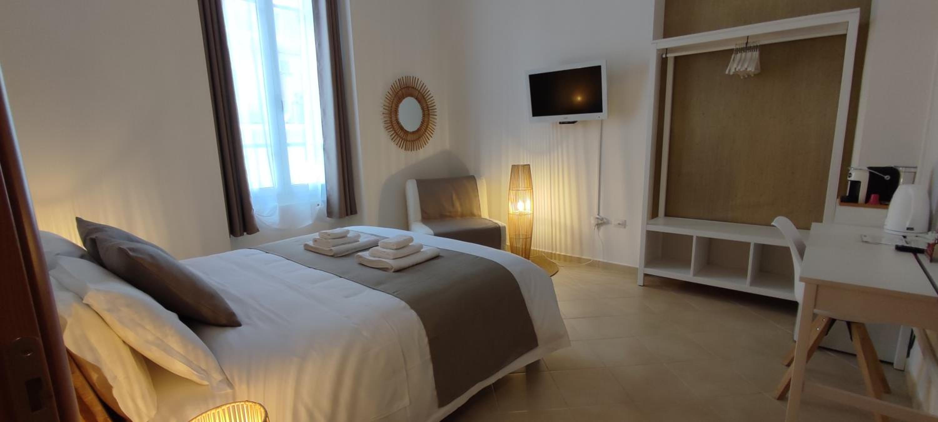 Large Double or Twin Room photo 3