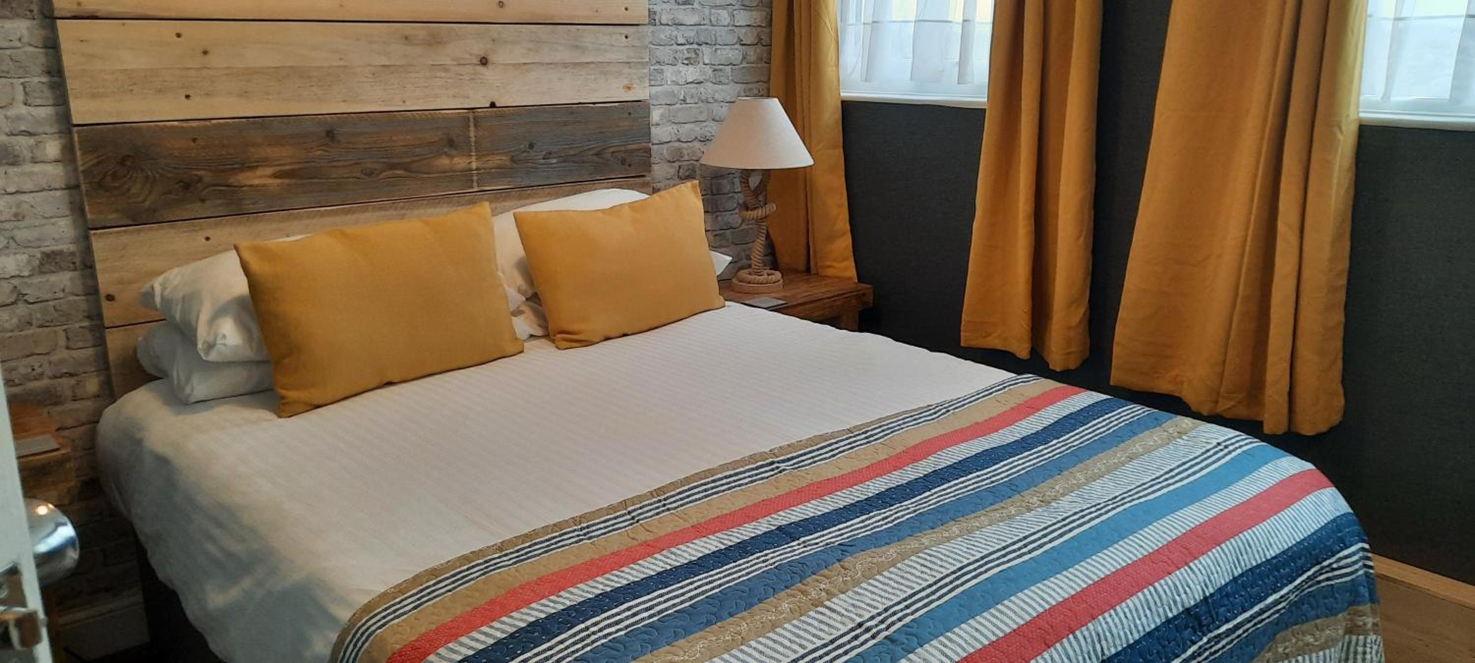 Standard King Room - Photo 1
