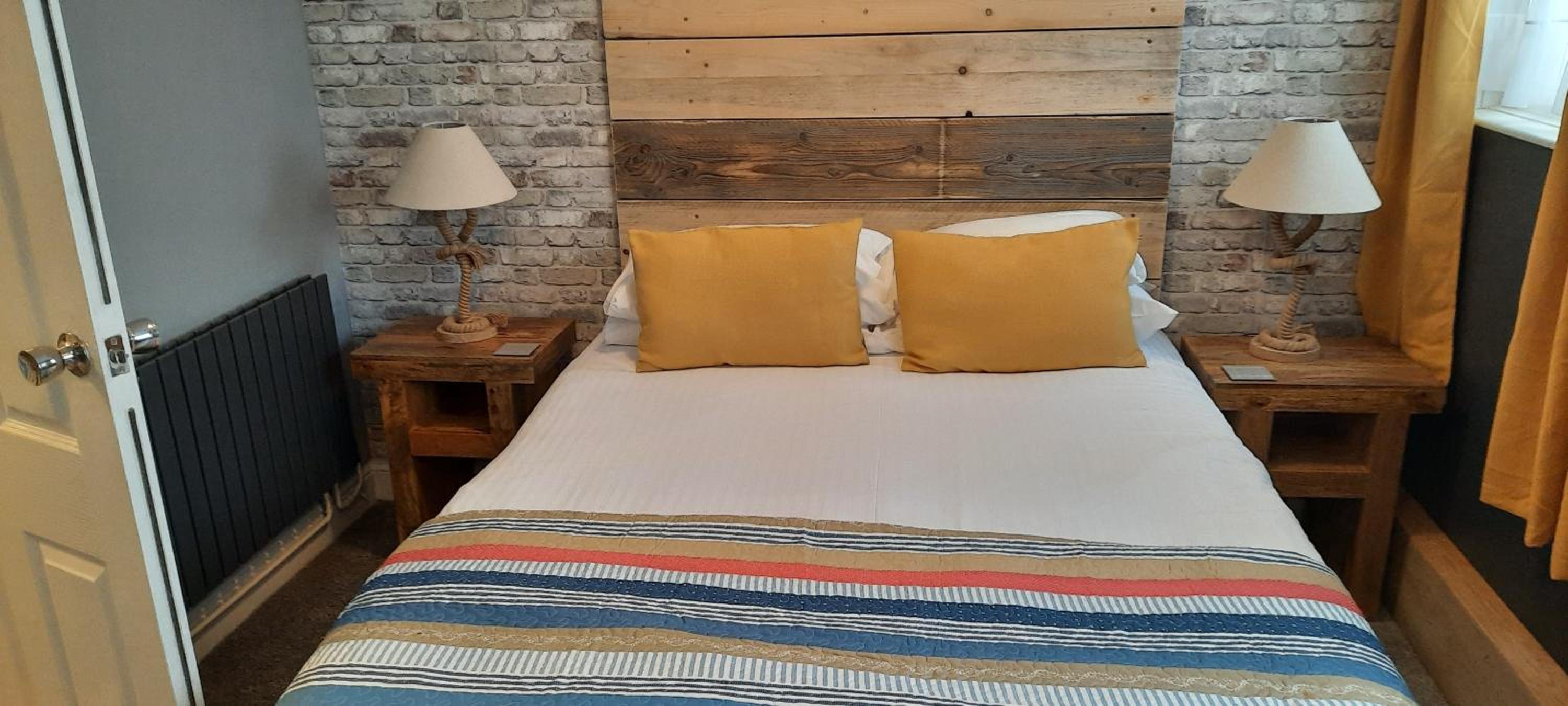 Standard King Room - Photo 2